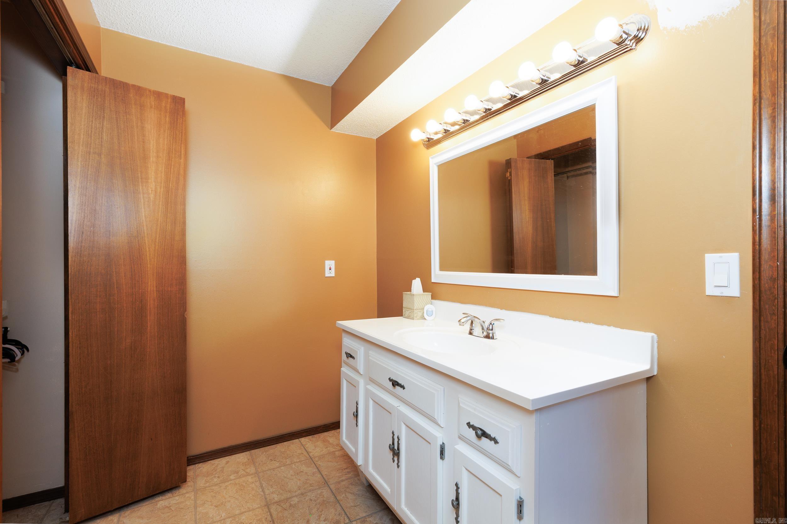120 Kingsway Circle Property Photo 38