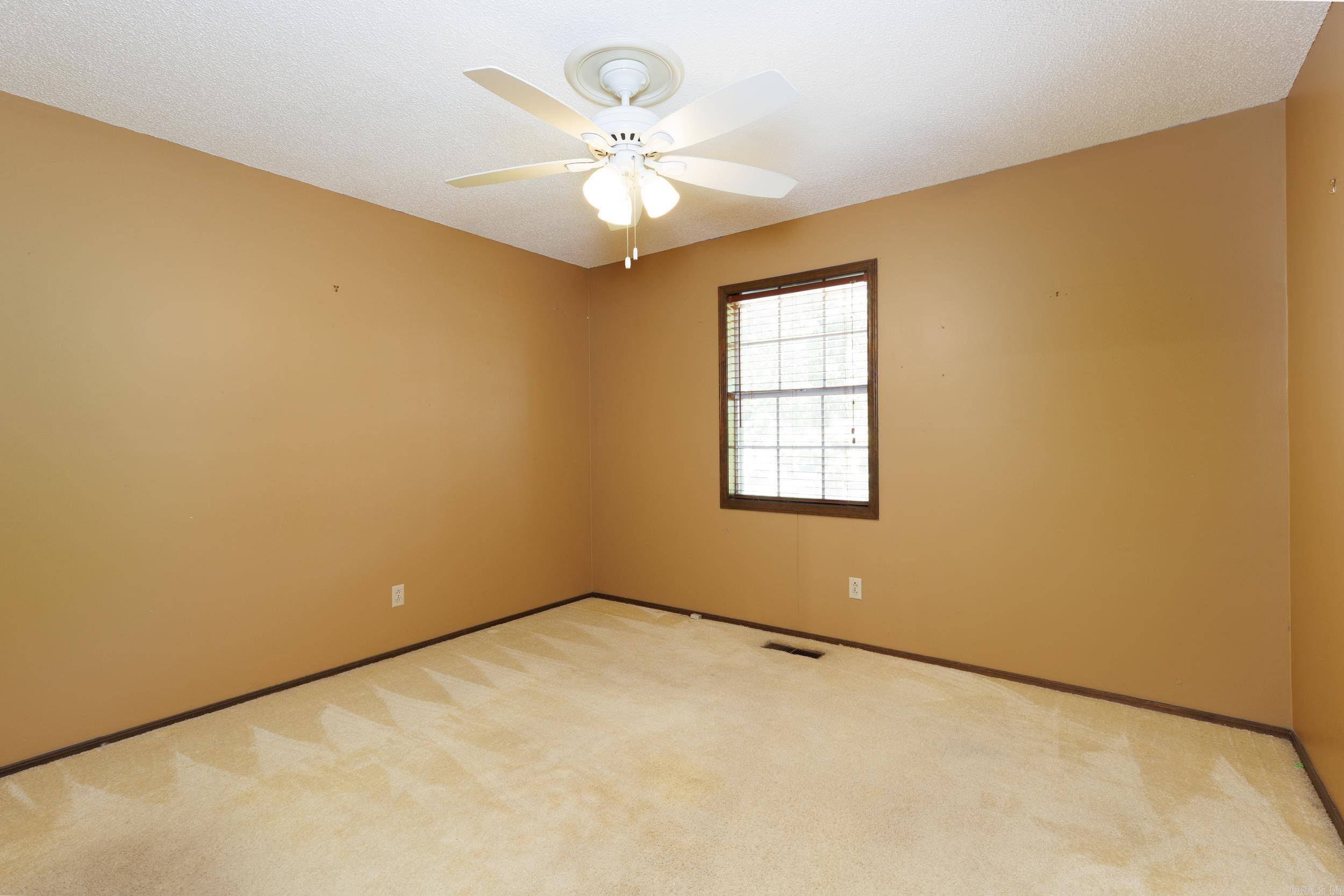 120 Kingsway Circle Property Photo 40