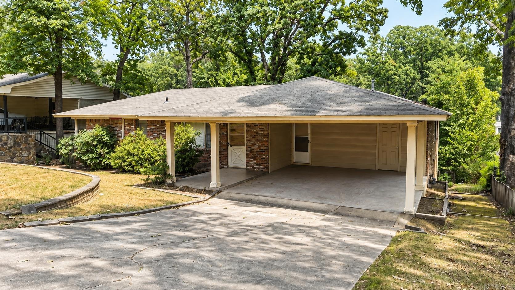4520 Greenway Drive Property Photo 1