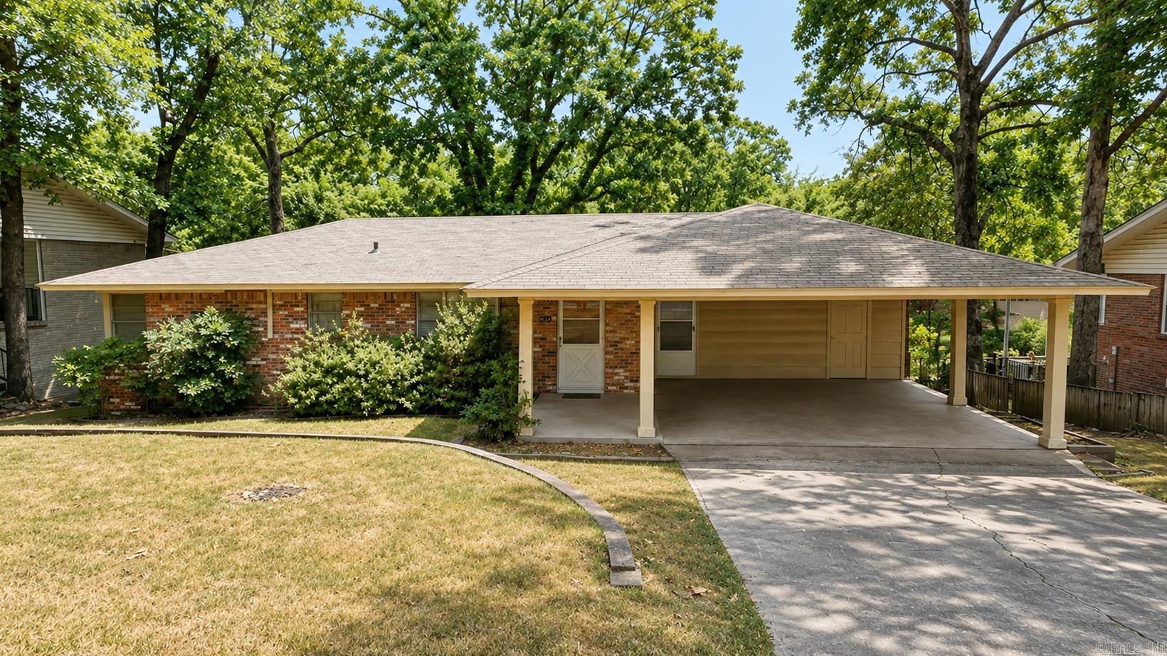 4520 Greenway Drive Property Photo 2