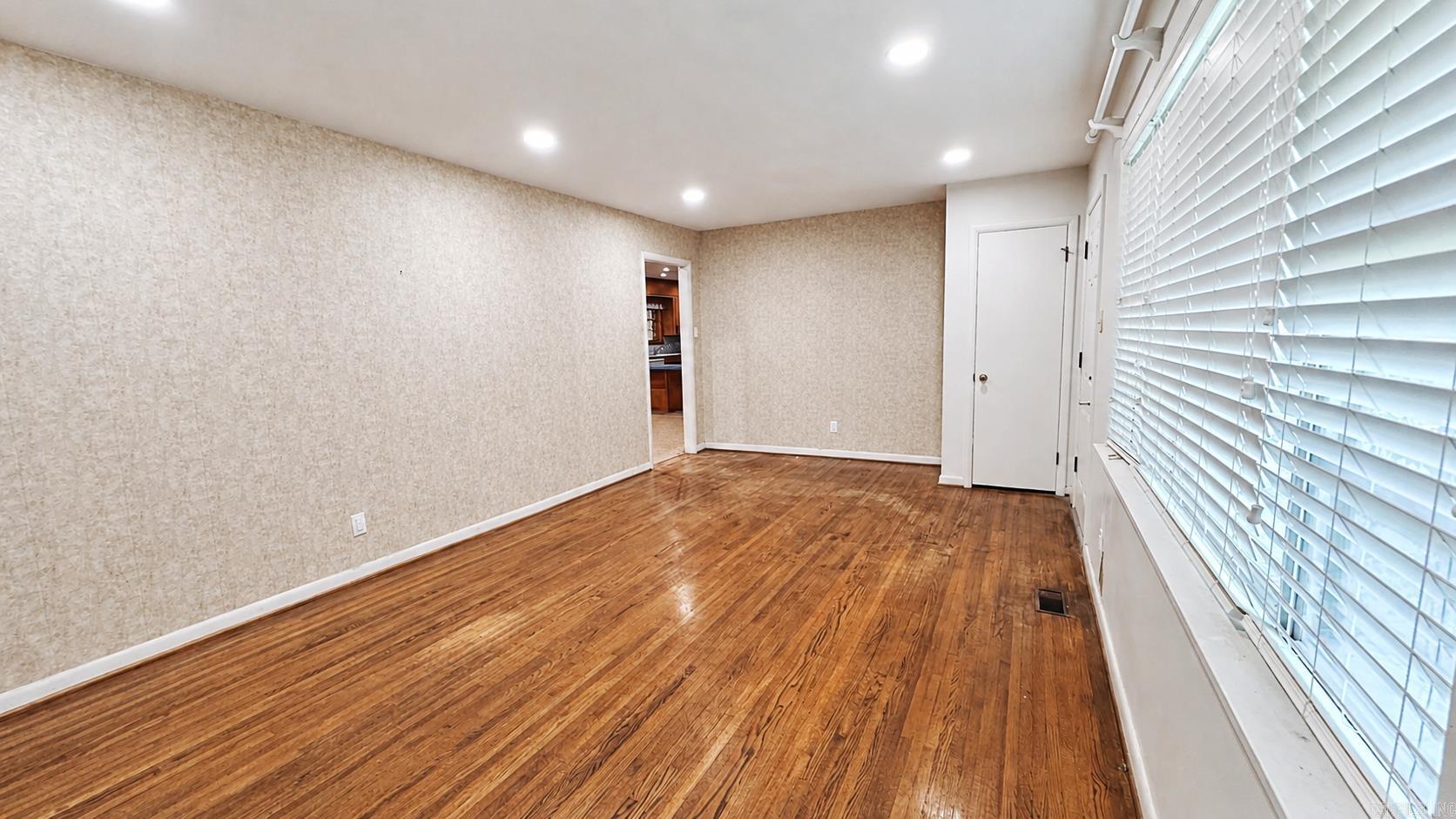 4520 Greenway Drive Property Photo 4