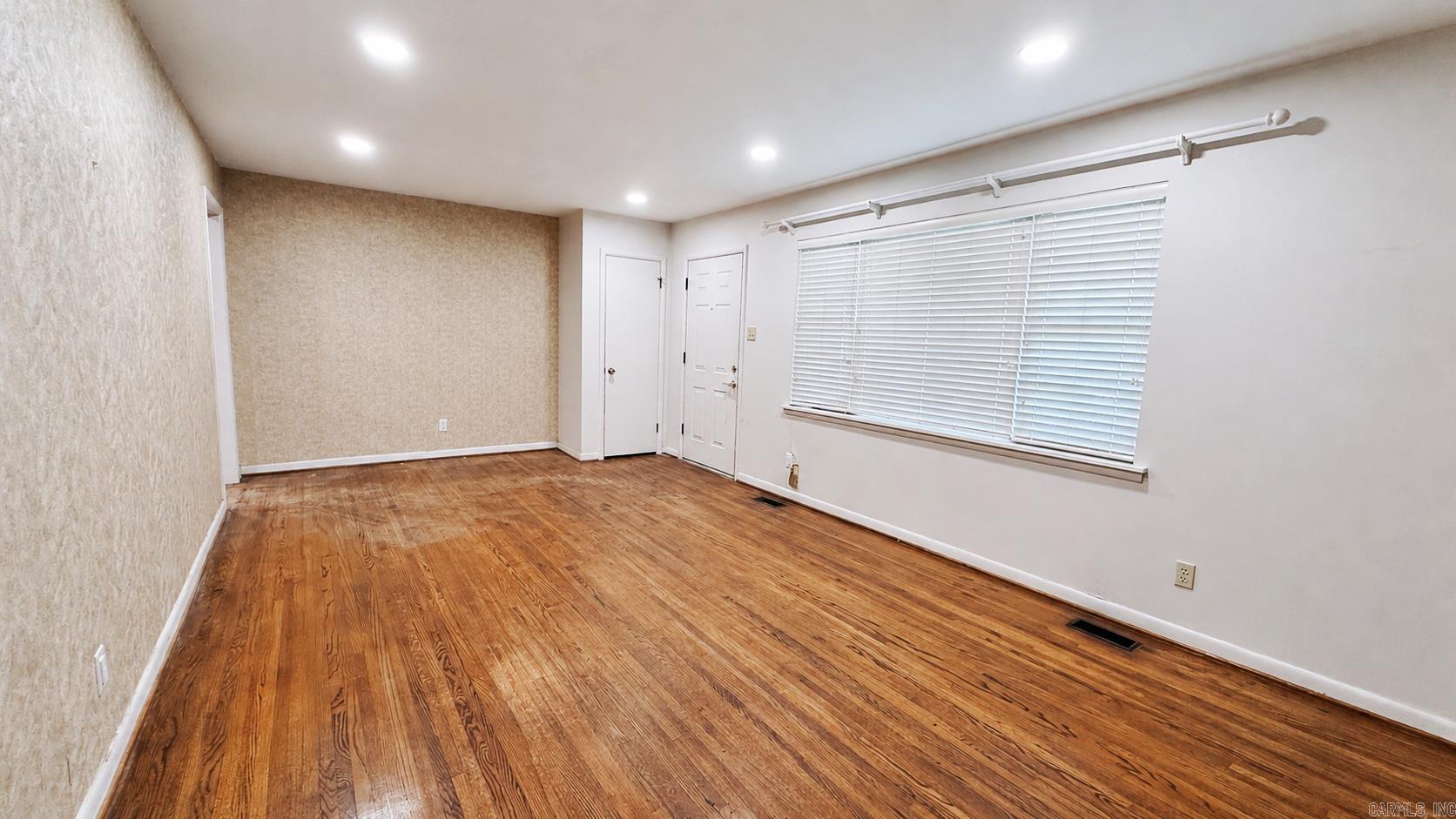 4520 Greenway Drive Property Photo 5