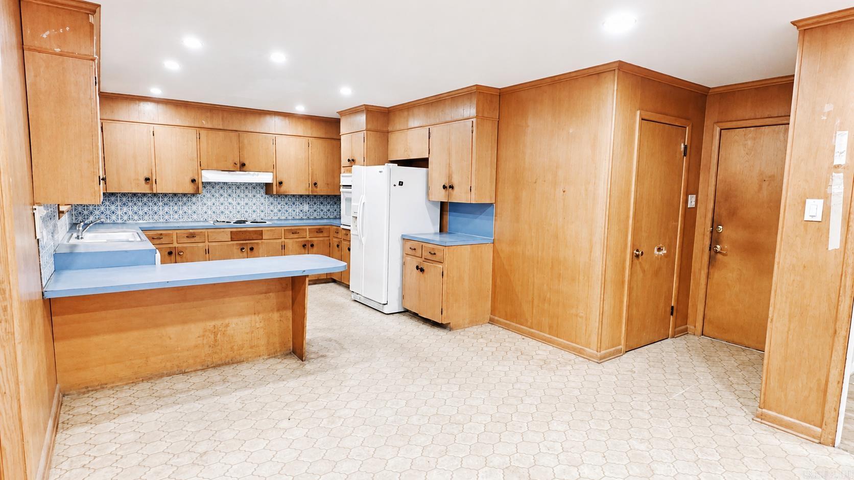 4520 Greenway Drive Property Photo 9