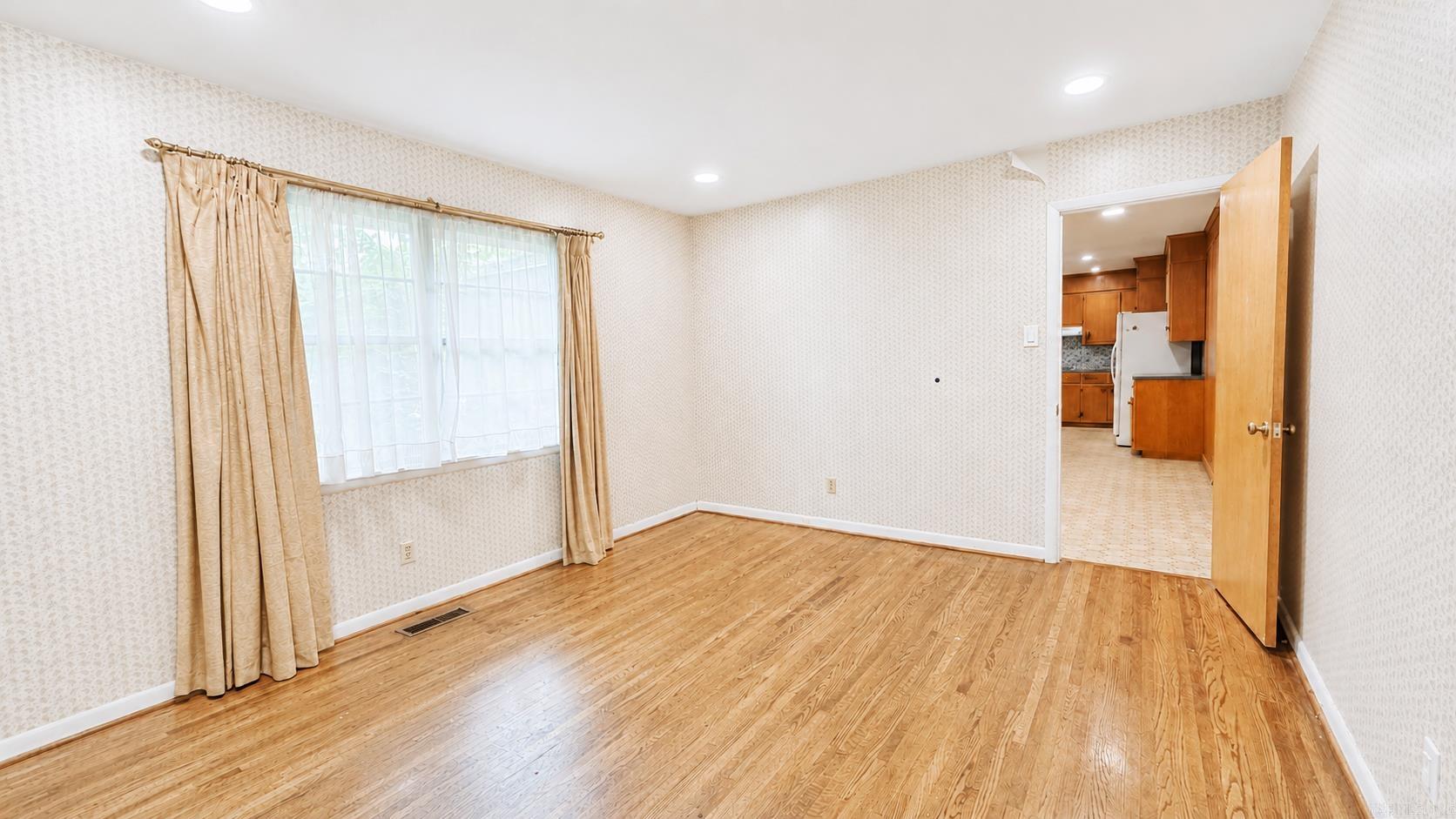 4520 Greenway Drive Property Photo 12