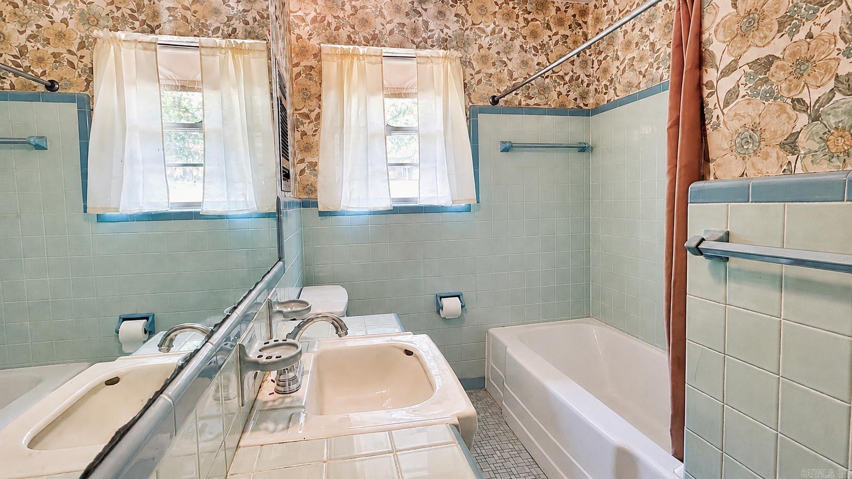 4520 Greenway Drive Property Photo 17