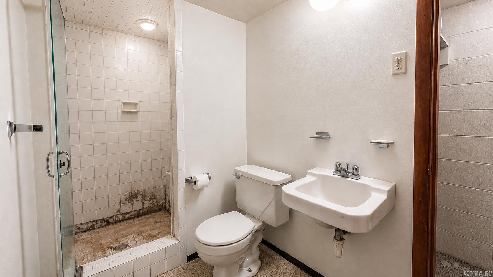 4520 Greenway Drive Property Photo 33