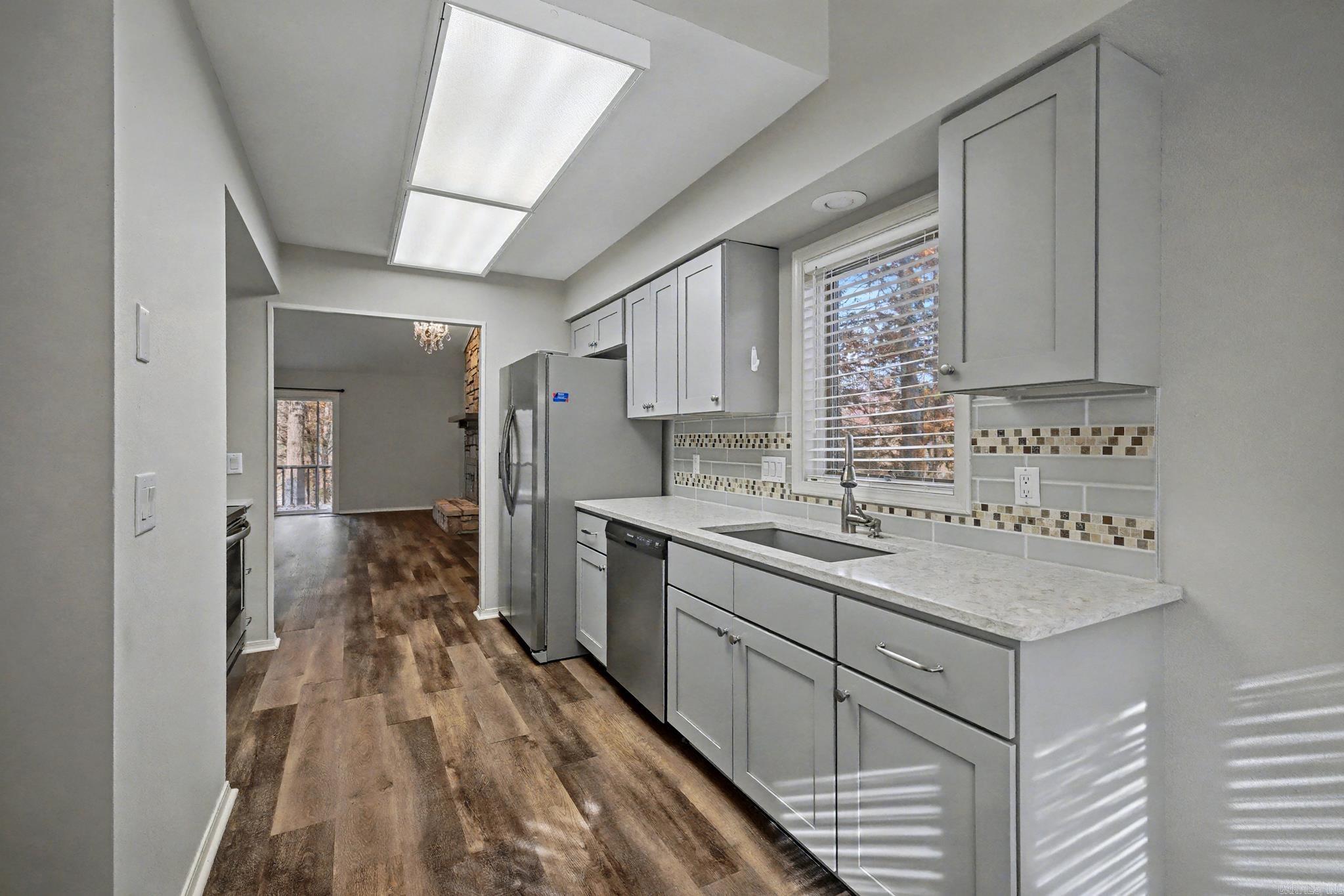 11 Emanuel Lane Property Photo 8