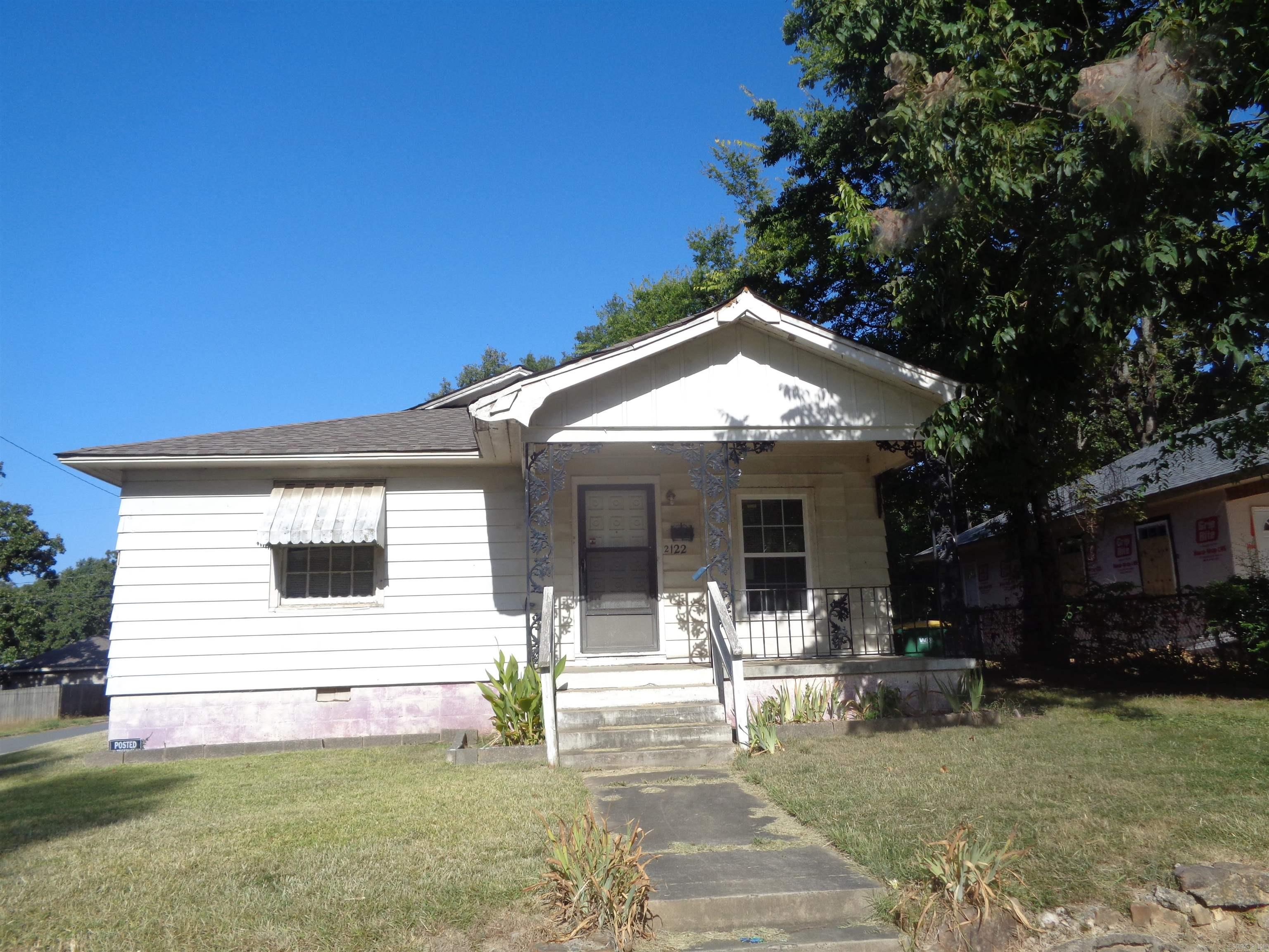 2122 S Maple Street Property Photo 1