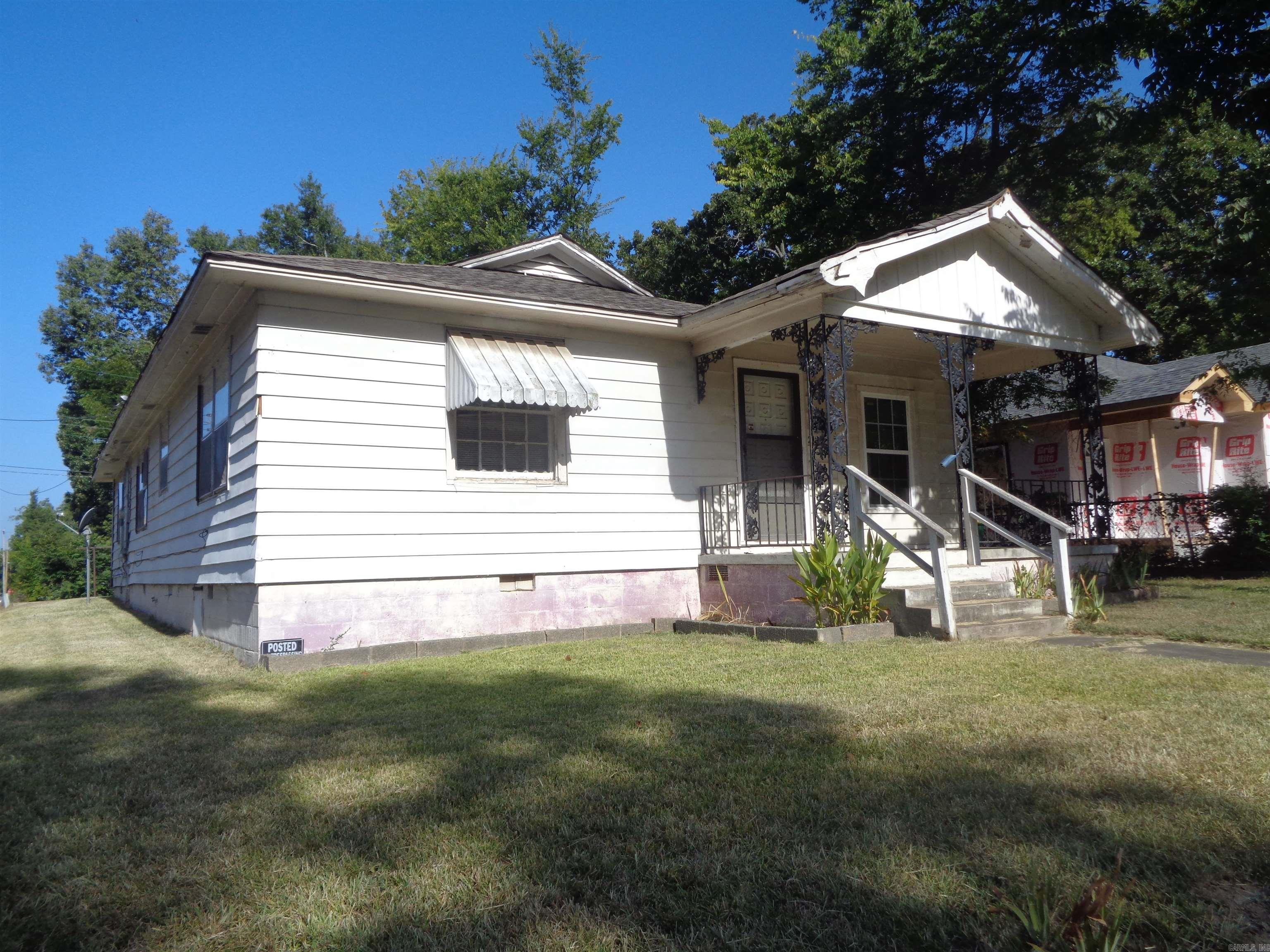 2122 S Maple Street Property Photo 3