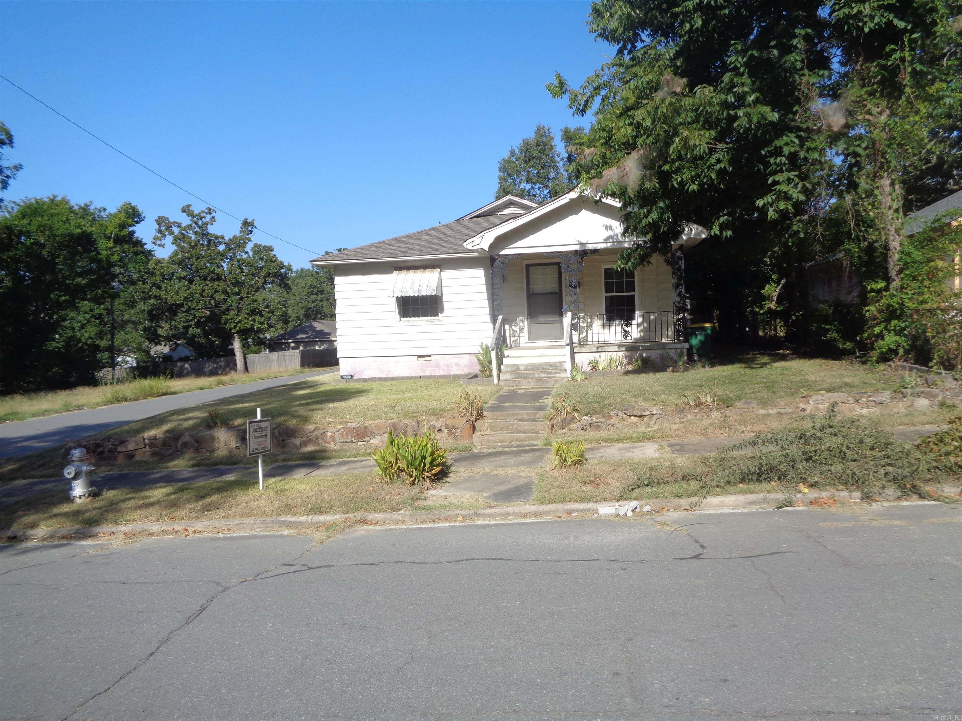 2122 S Maple Street Property Photo 4