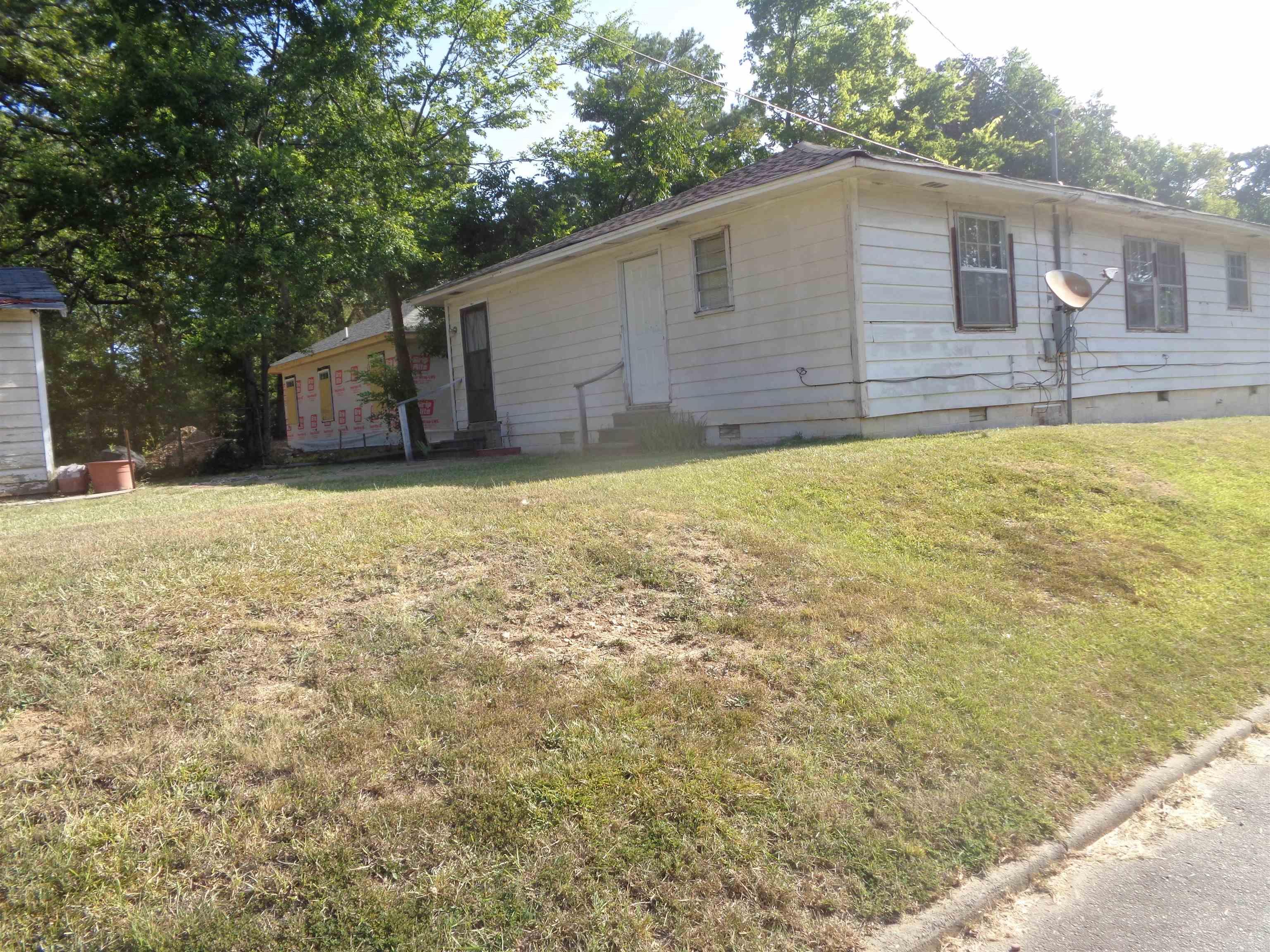 2122 S Maple Street Property Photo 6