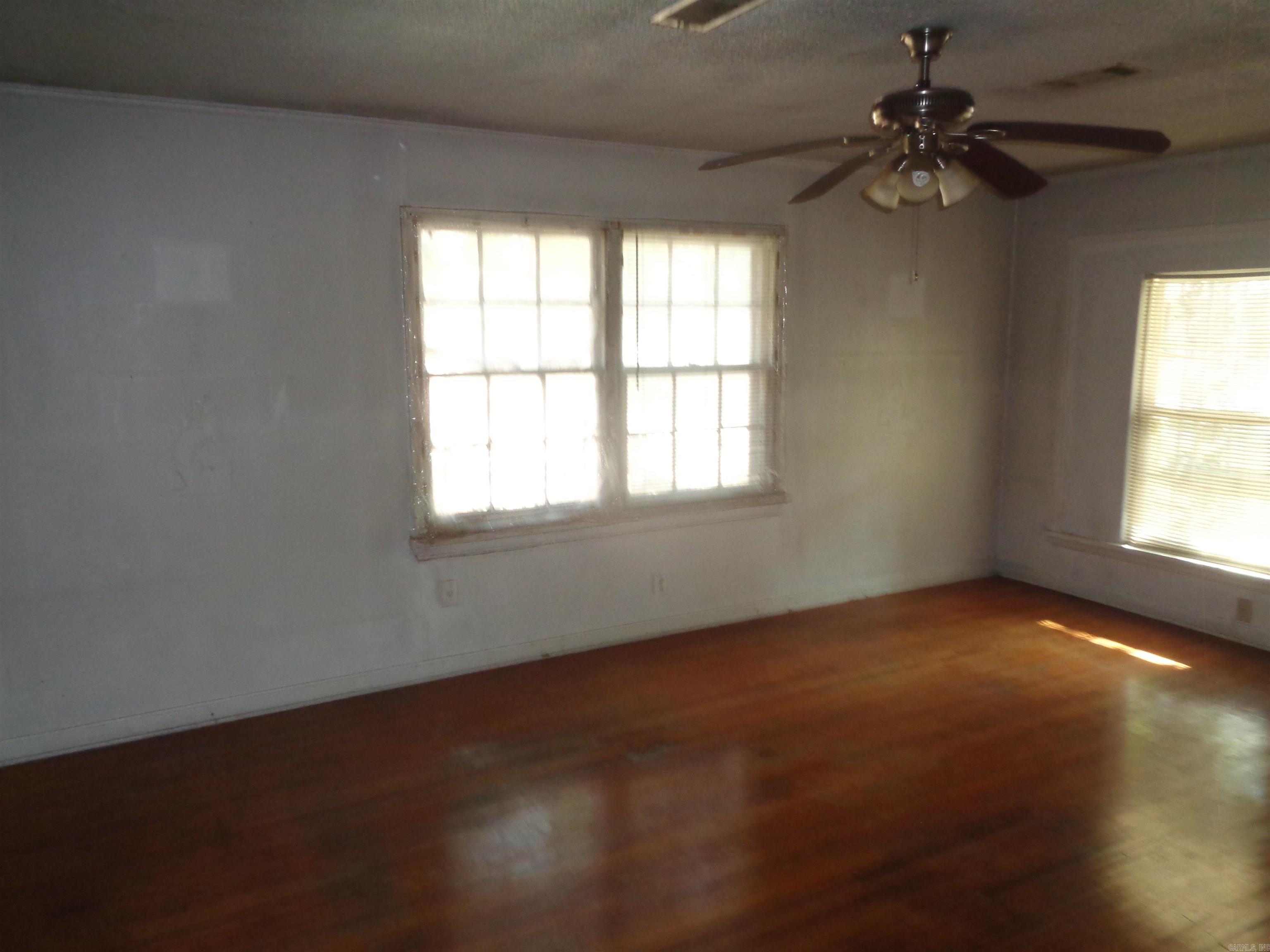 2122 S Maple Street Property Photo 14