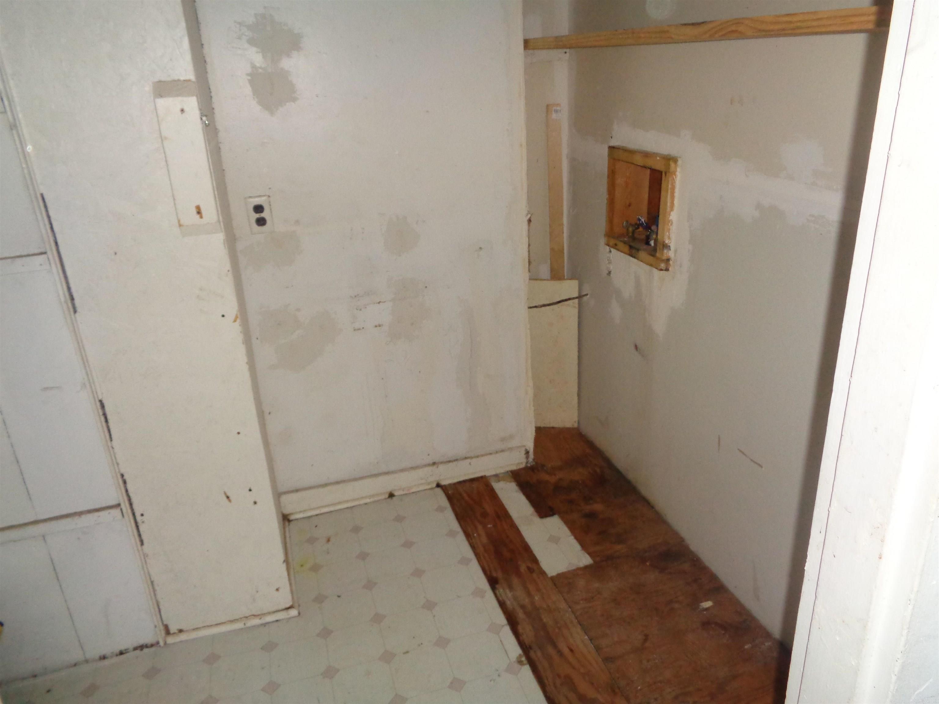 2122 S Maple Street Property Photo 25