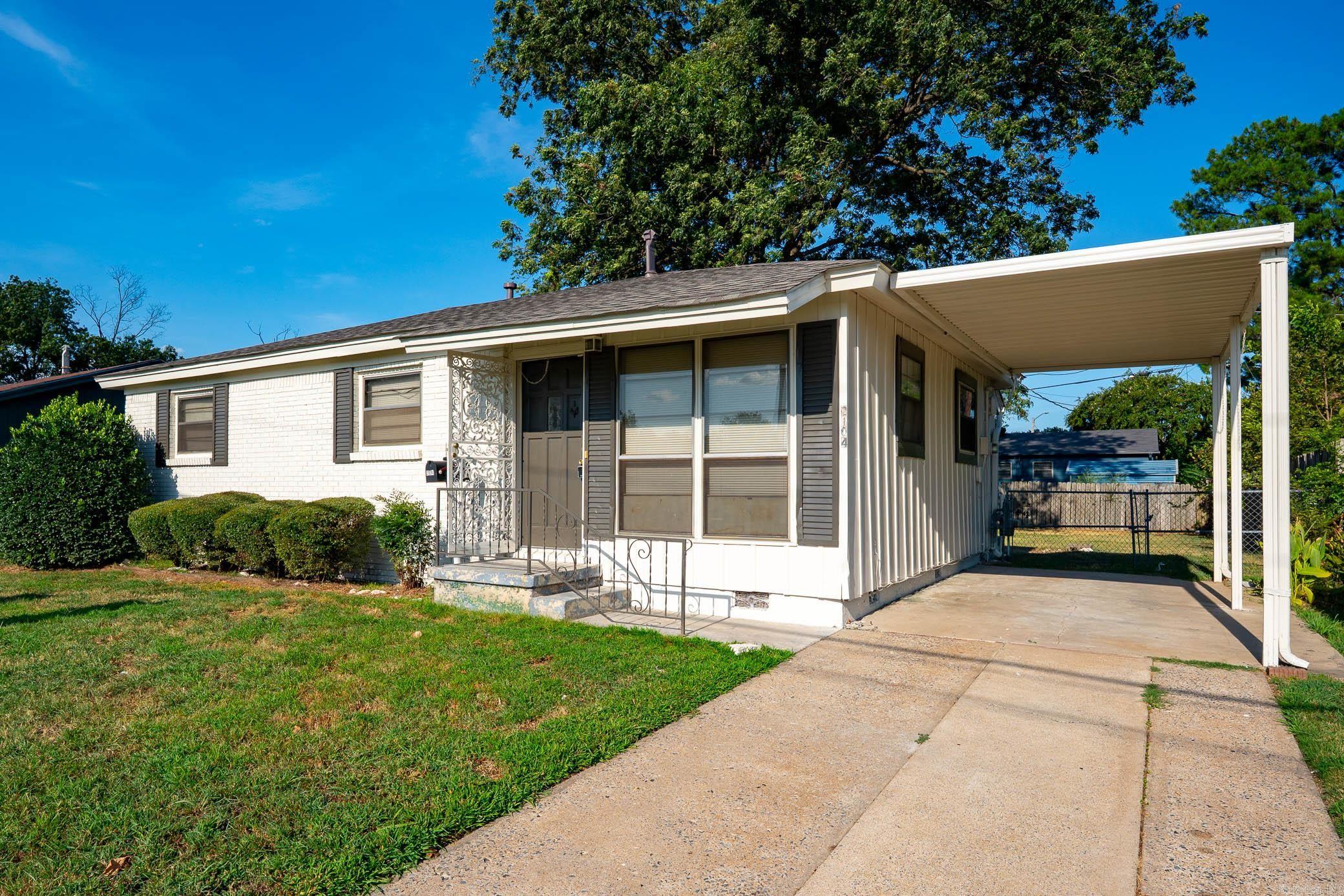 2104 Edmonds Street Property Photo 2