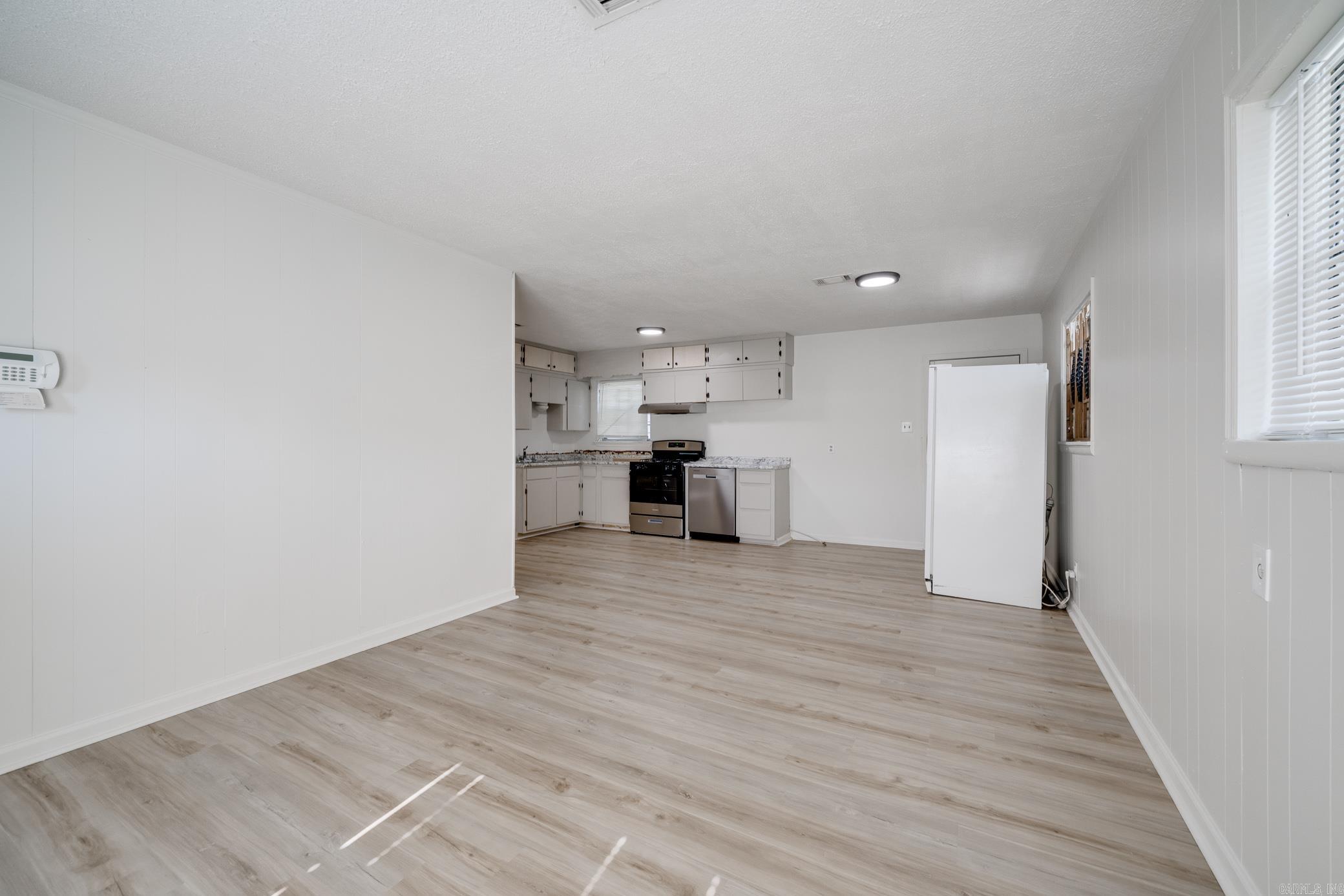 2104 Edmonds Street Property Photo 4