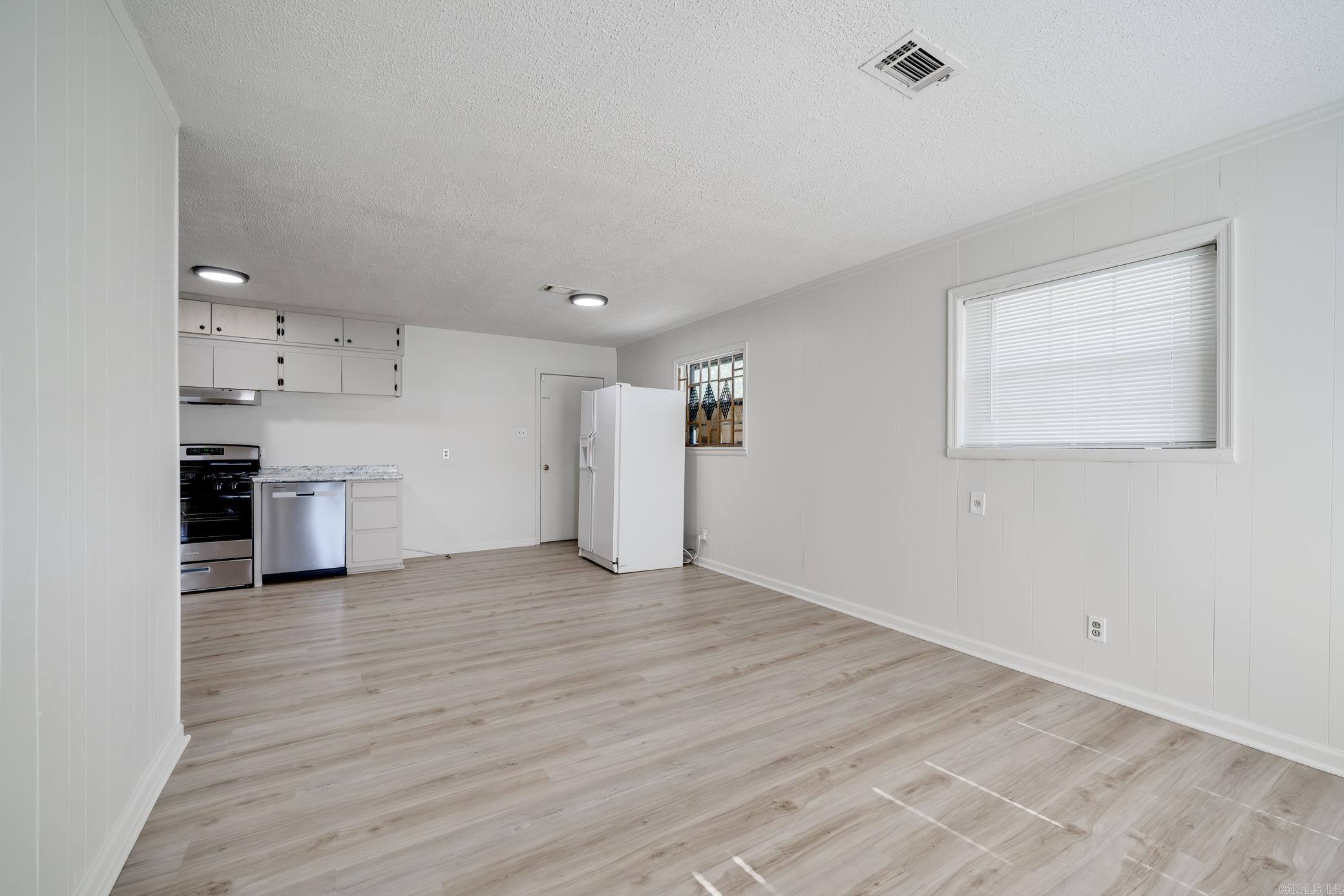 2104 Edmonds Street Property Photo 5