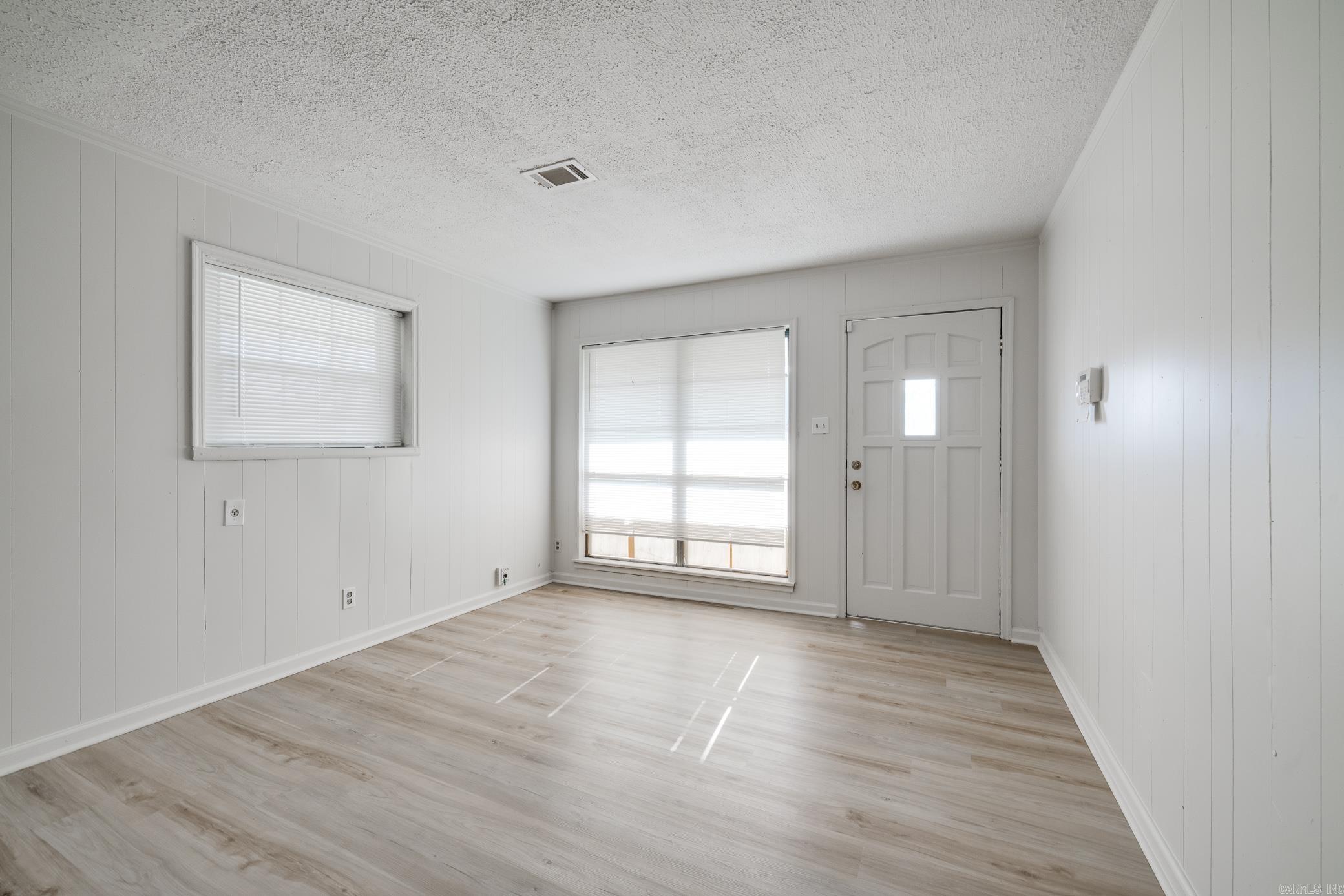 2104 Edmonds Street Property Photo 6