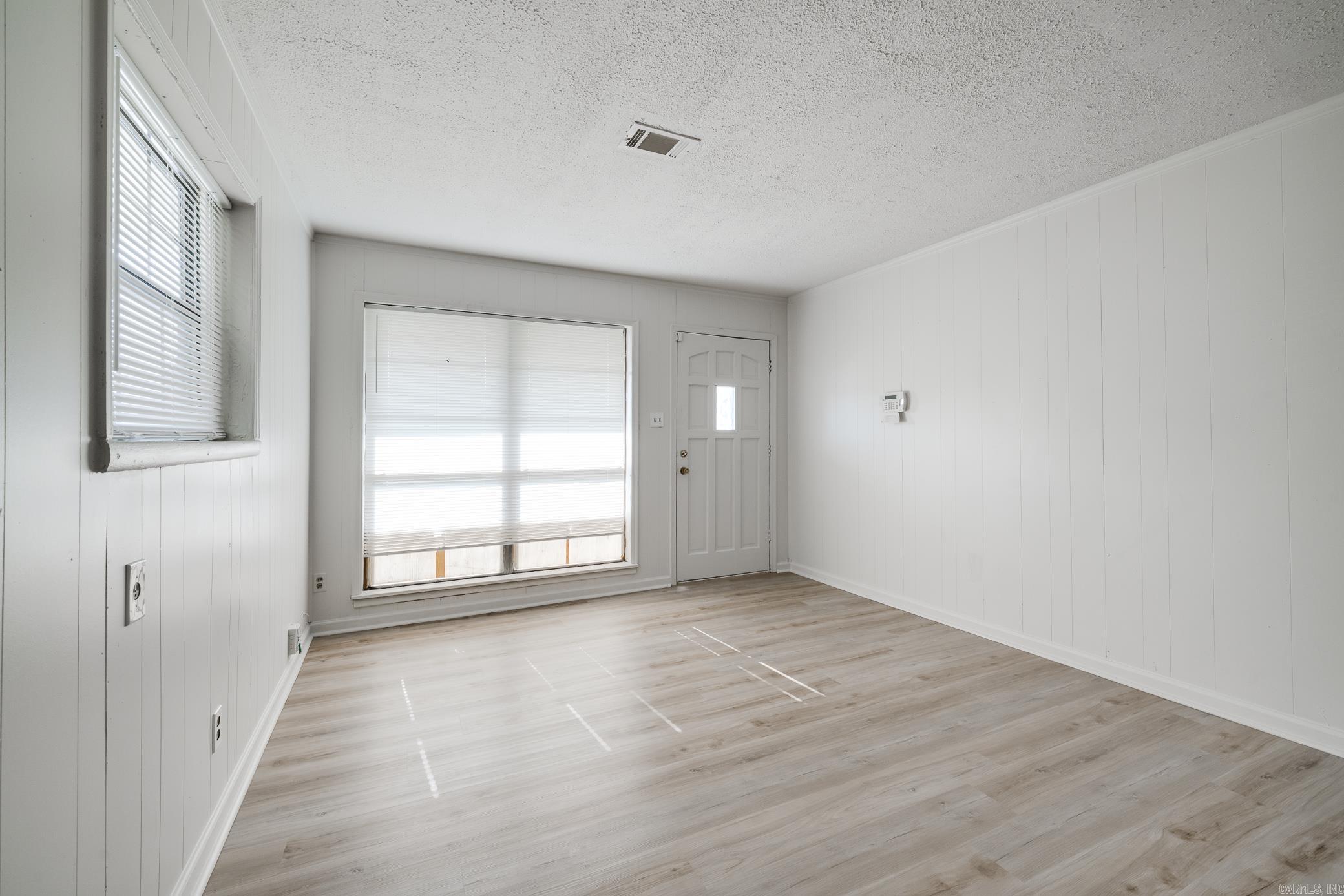 2104 Edmonds Street Property Photo 7