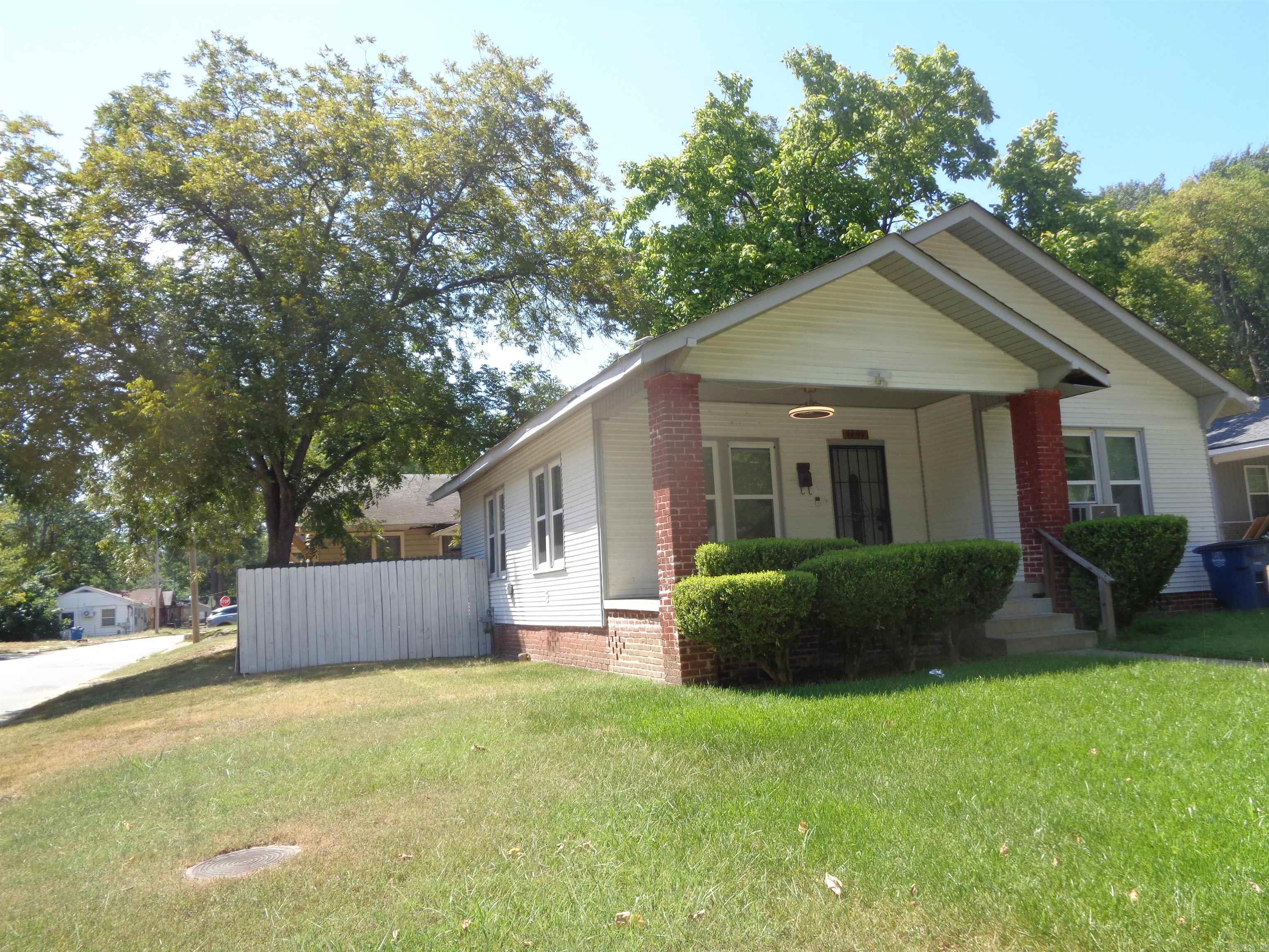 1201 Division Street Property Photo 2