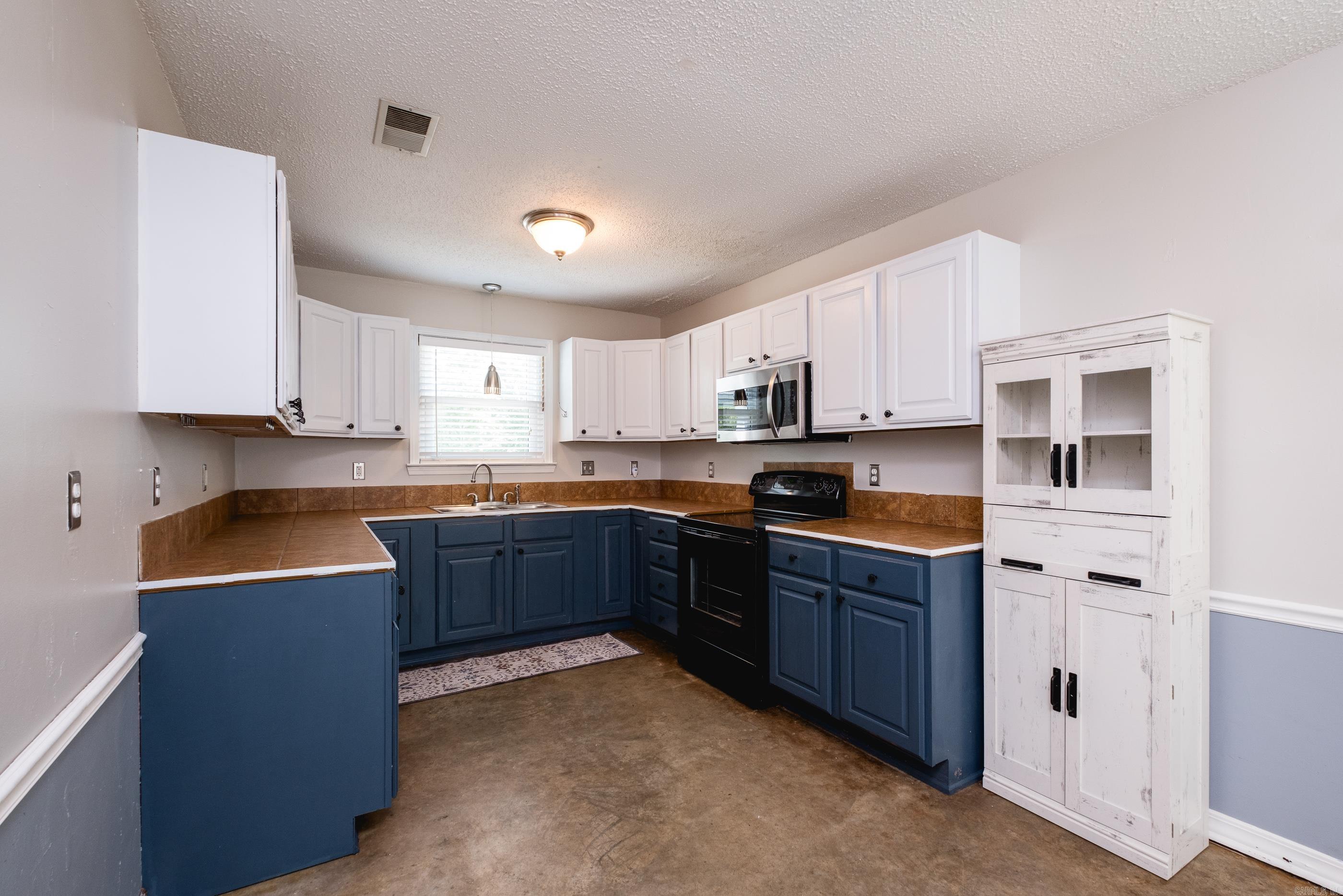 26 Wagon Wheel Ct Property Photo 16