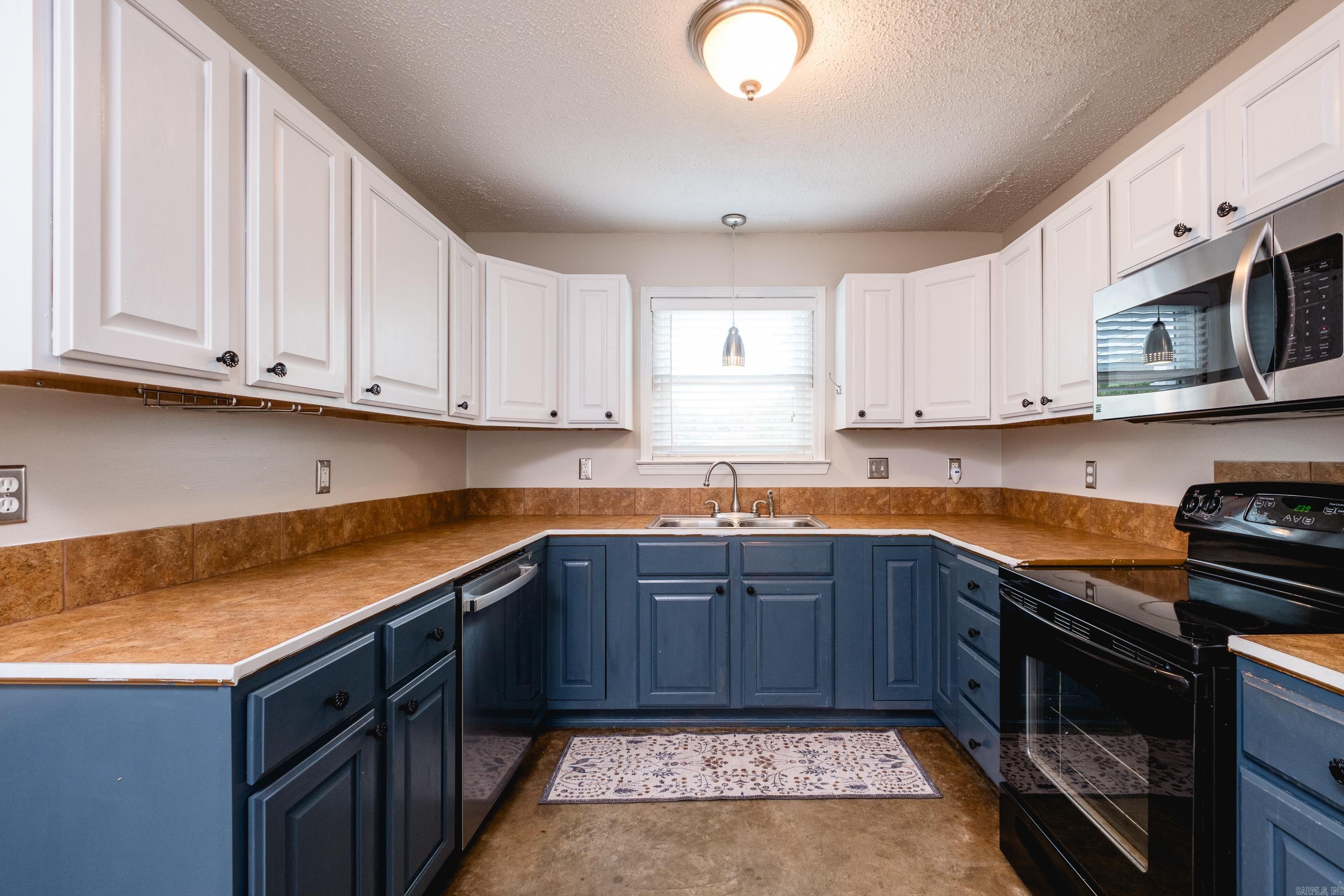 26 Wagon Wheel Ct Property Photo 17