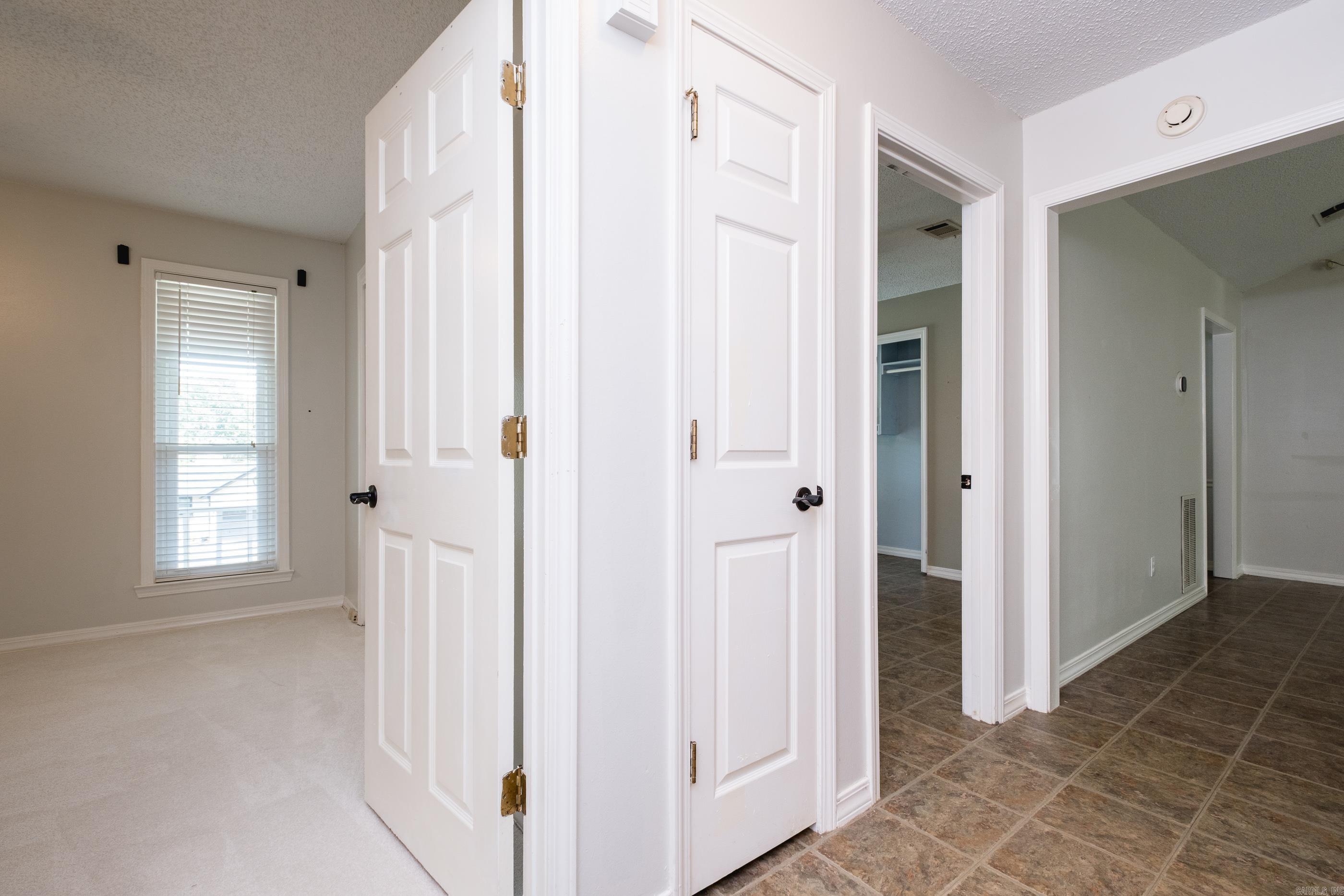 26 Wagon Wheel Ct Property Photo 22
