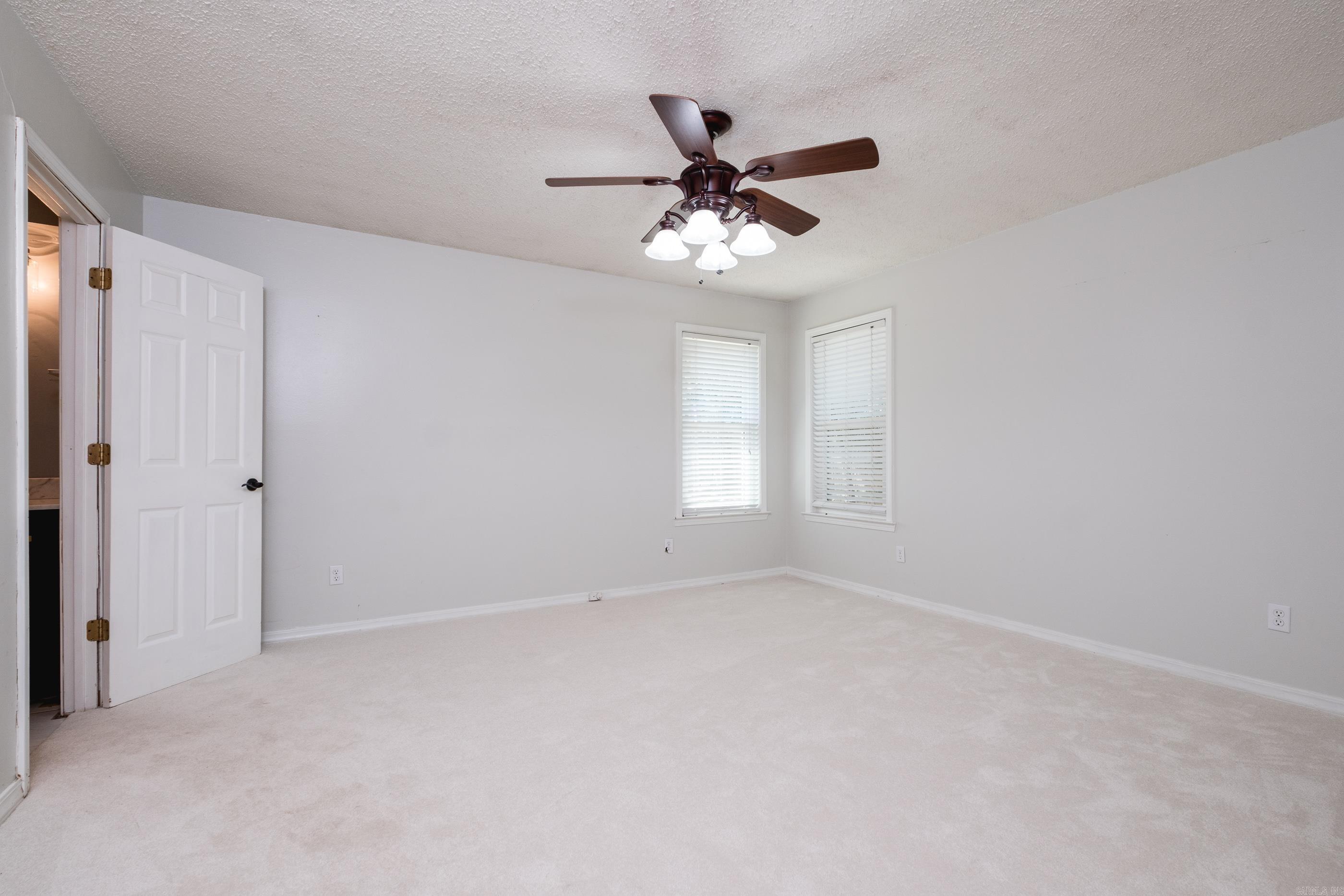 26 Wagon Wheel Ct Property Photo 24