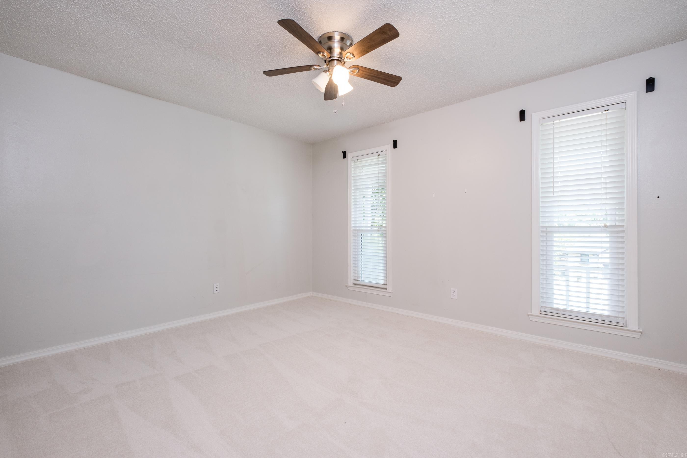 26 Wagon Wheel Ct Property Photo 31