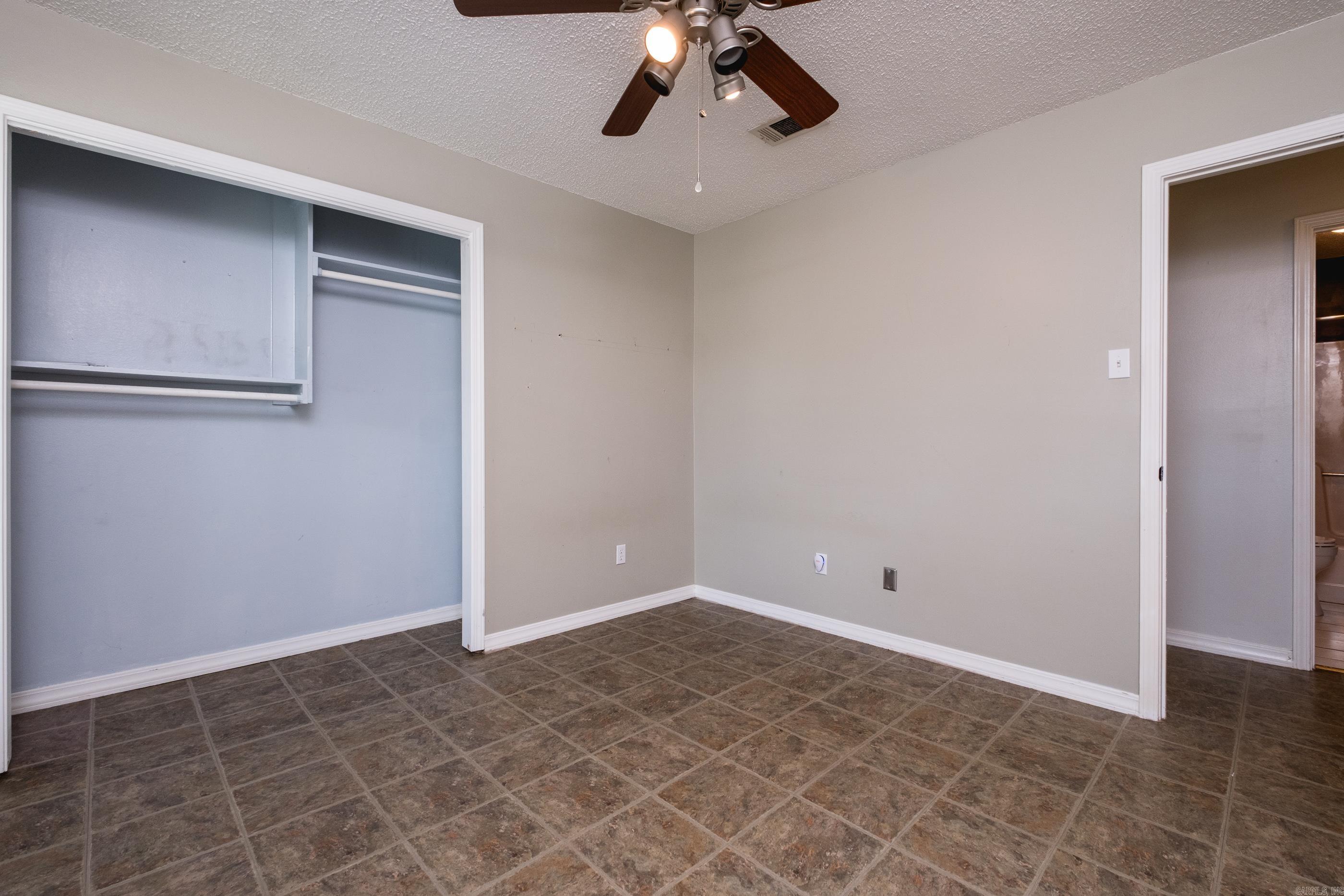 26 Wagon Wheel Ct Property Photo 35
