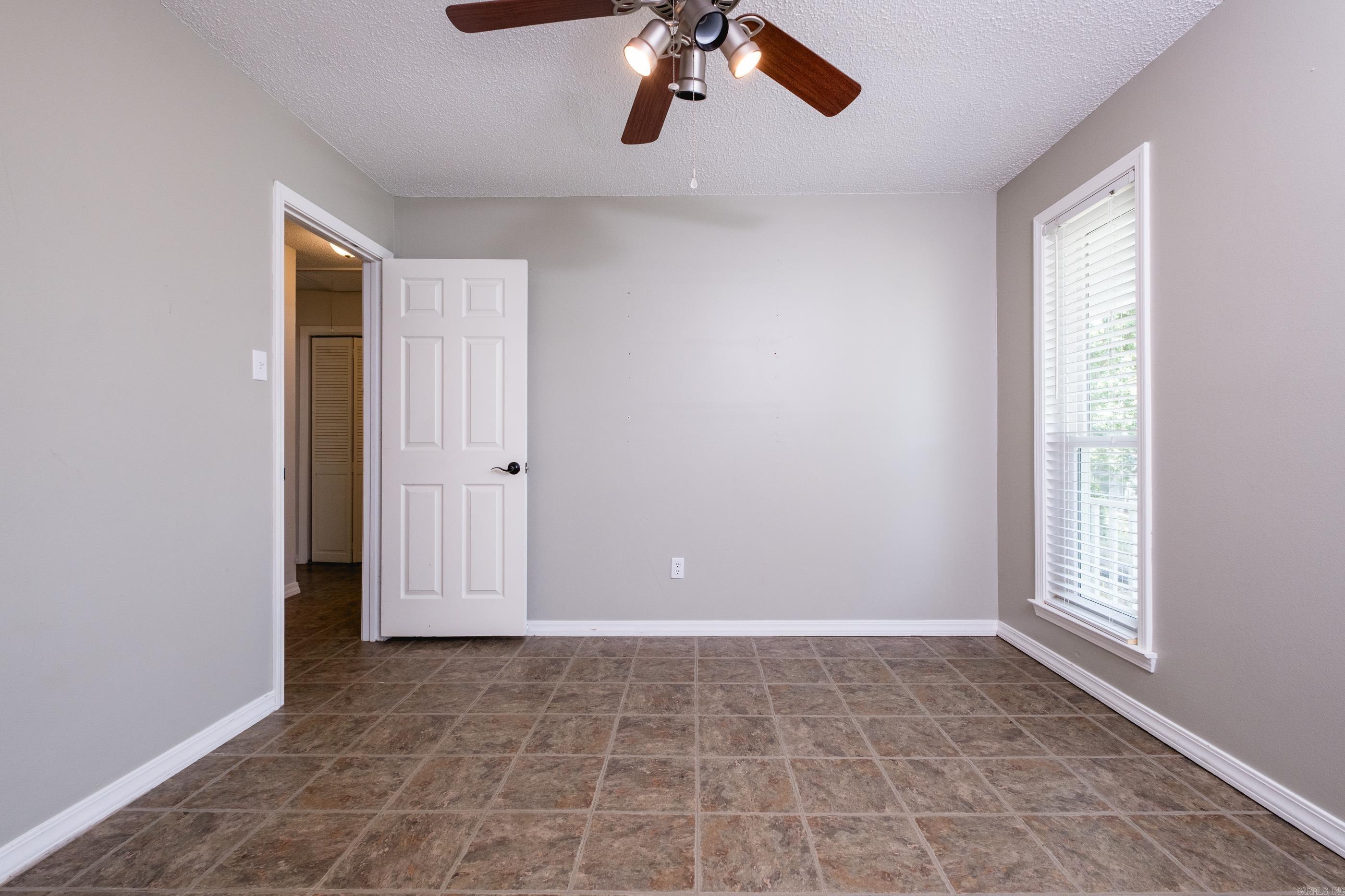 26 Wagon Wheel Ct Property Photo 36