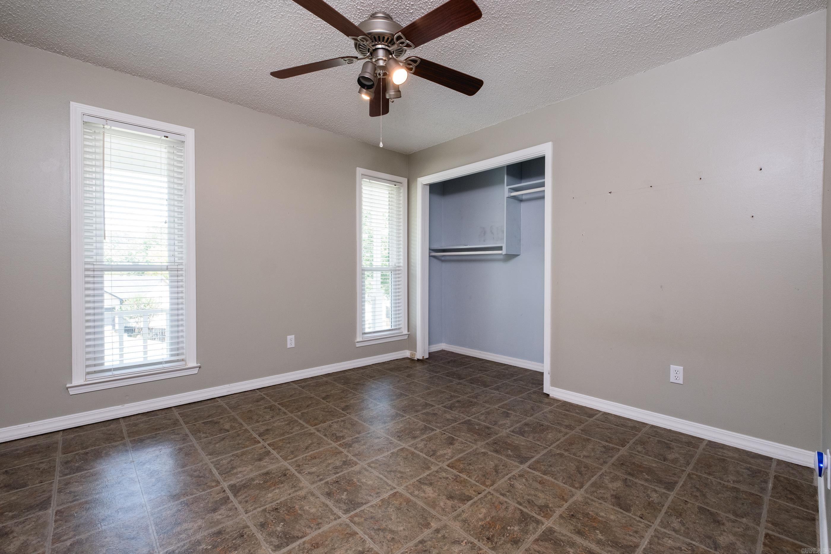 26 Wagon Wheel Ct Property Photo 37