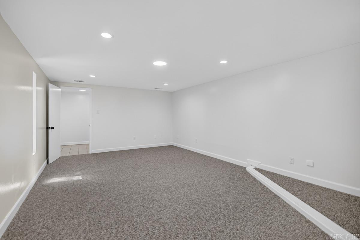 13721 Saint Charles Boulevard Property Photo 28