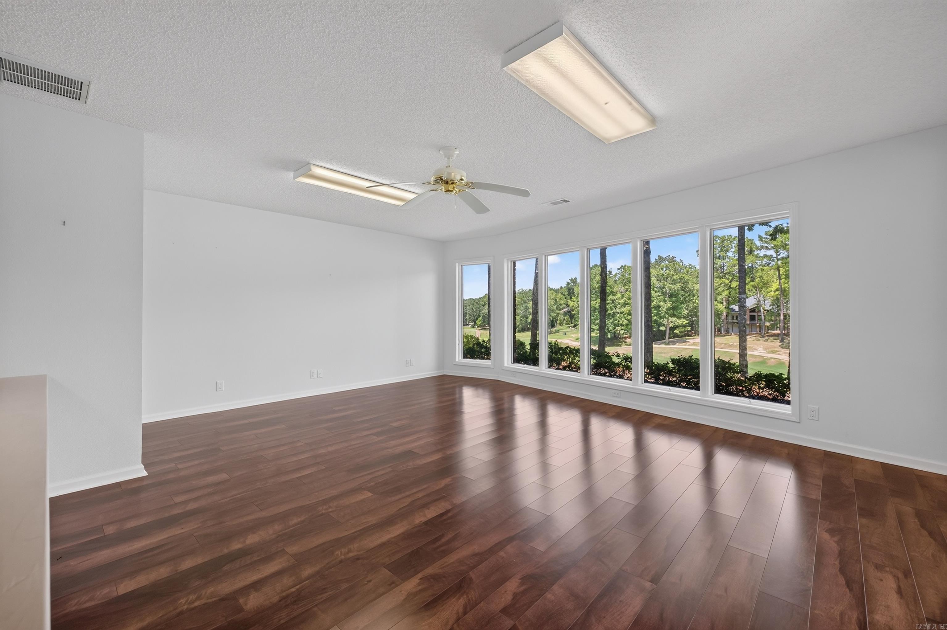 29 Princesa Drive Property Photo 36