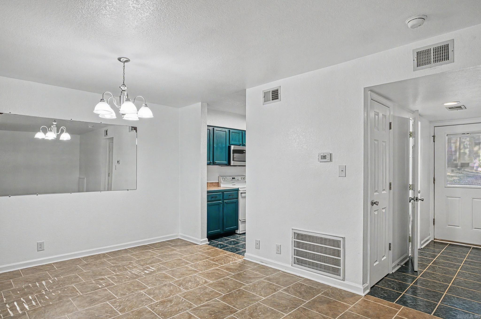 130 Emperado Way Property Photo 8