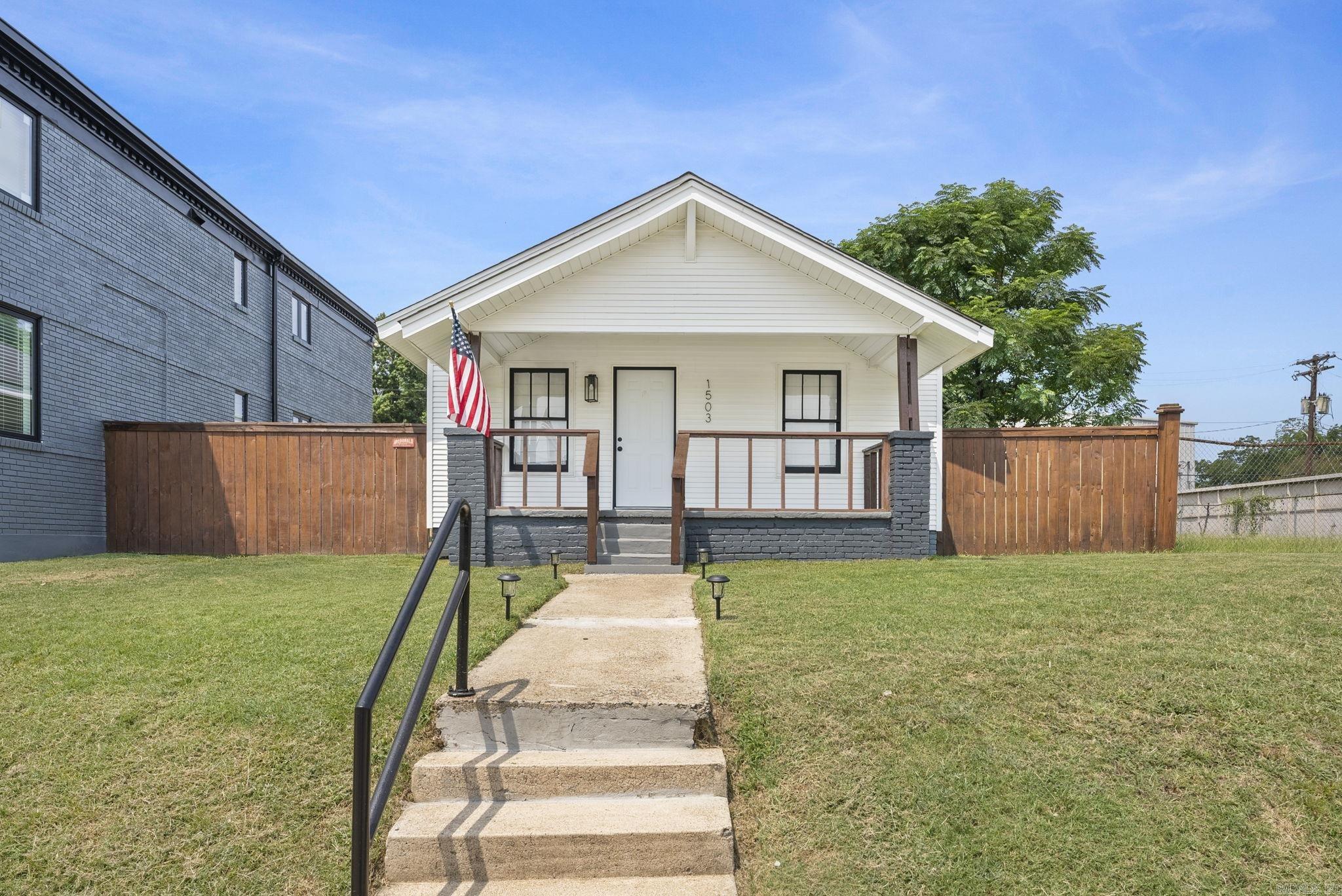 1503 Main Street Property Photo 1