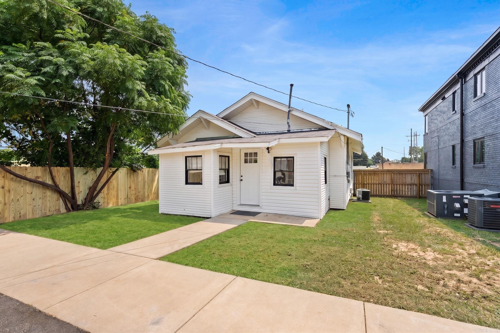 1503 Main Street Property Photo 4