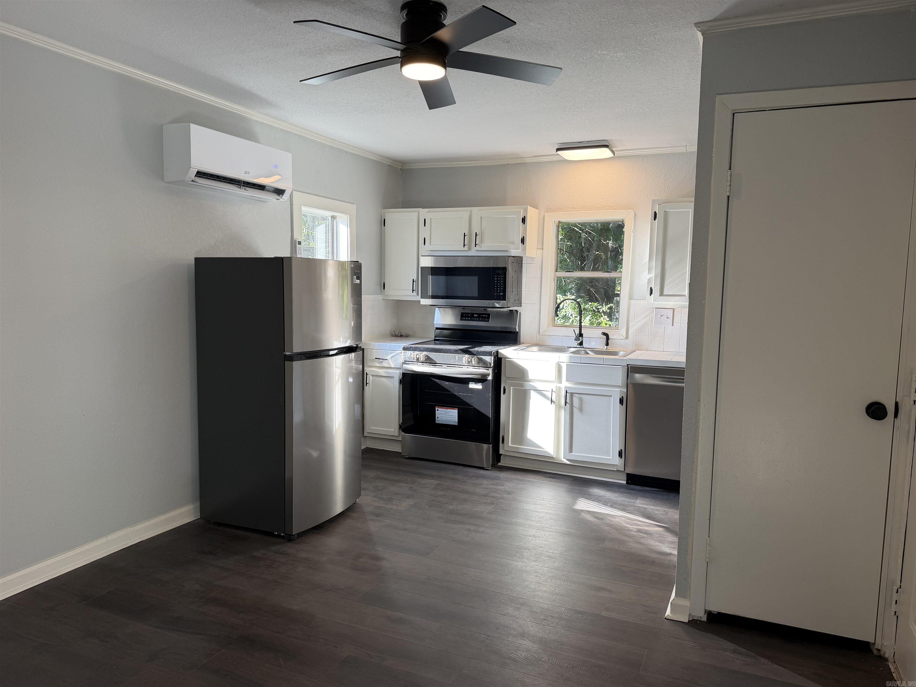923 W Hazel Street Property Photo 27