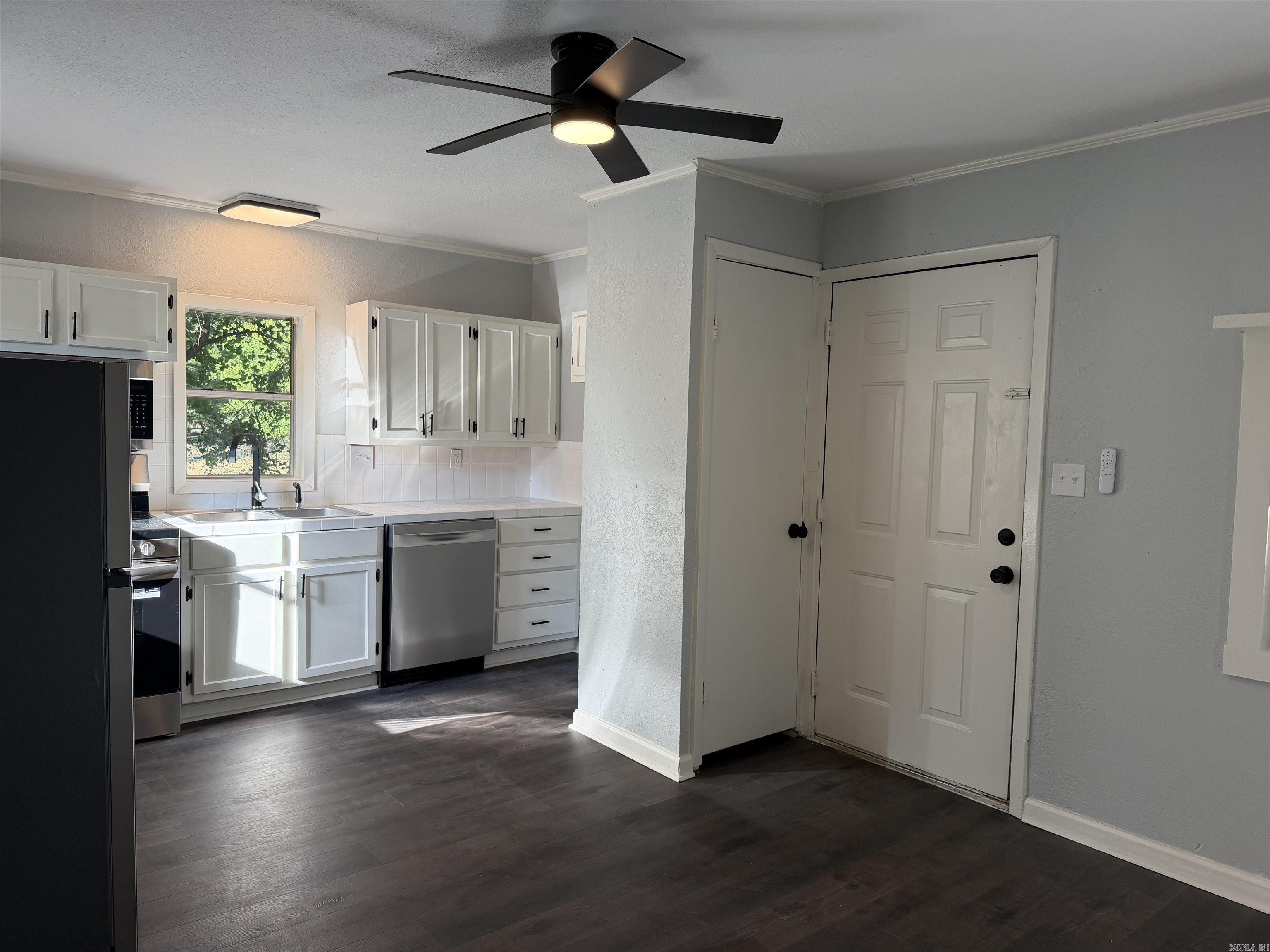 923 W Hazel Street Property Photo 30