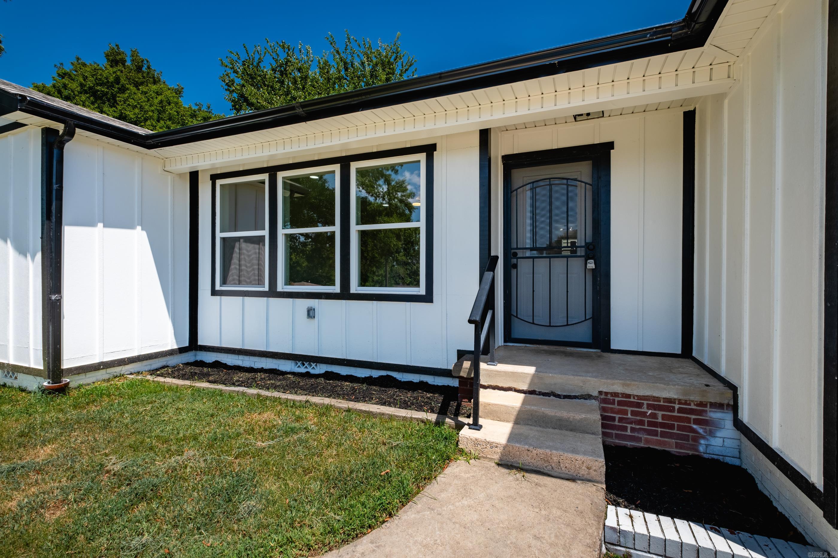 4408 Maple Street Property Photo 5