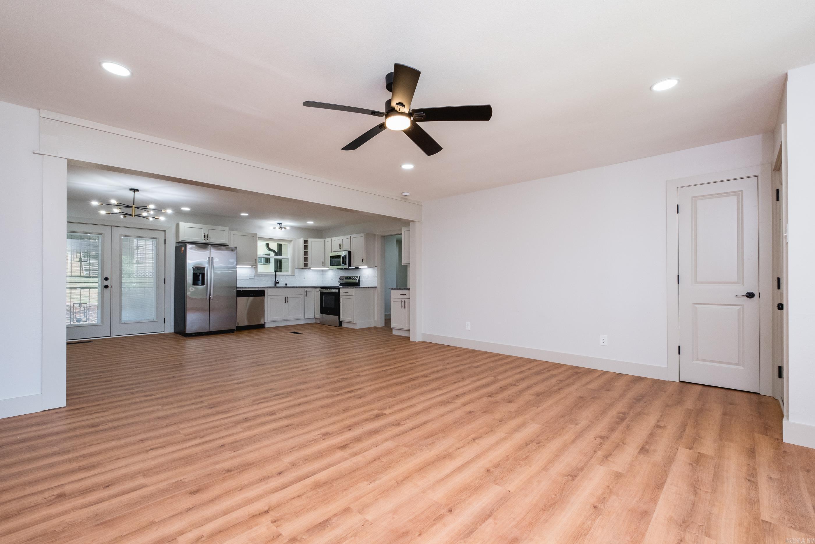 4408 Maple Street Property Photo 13