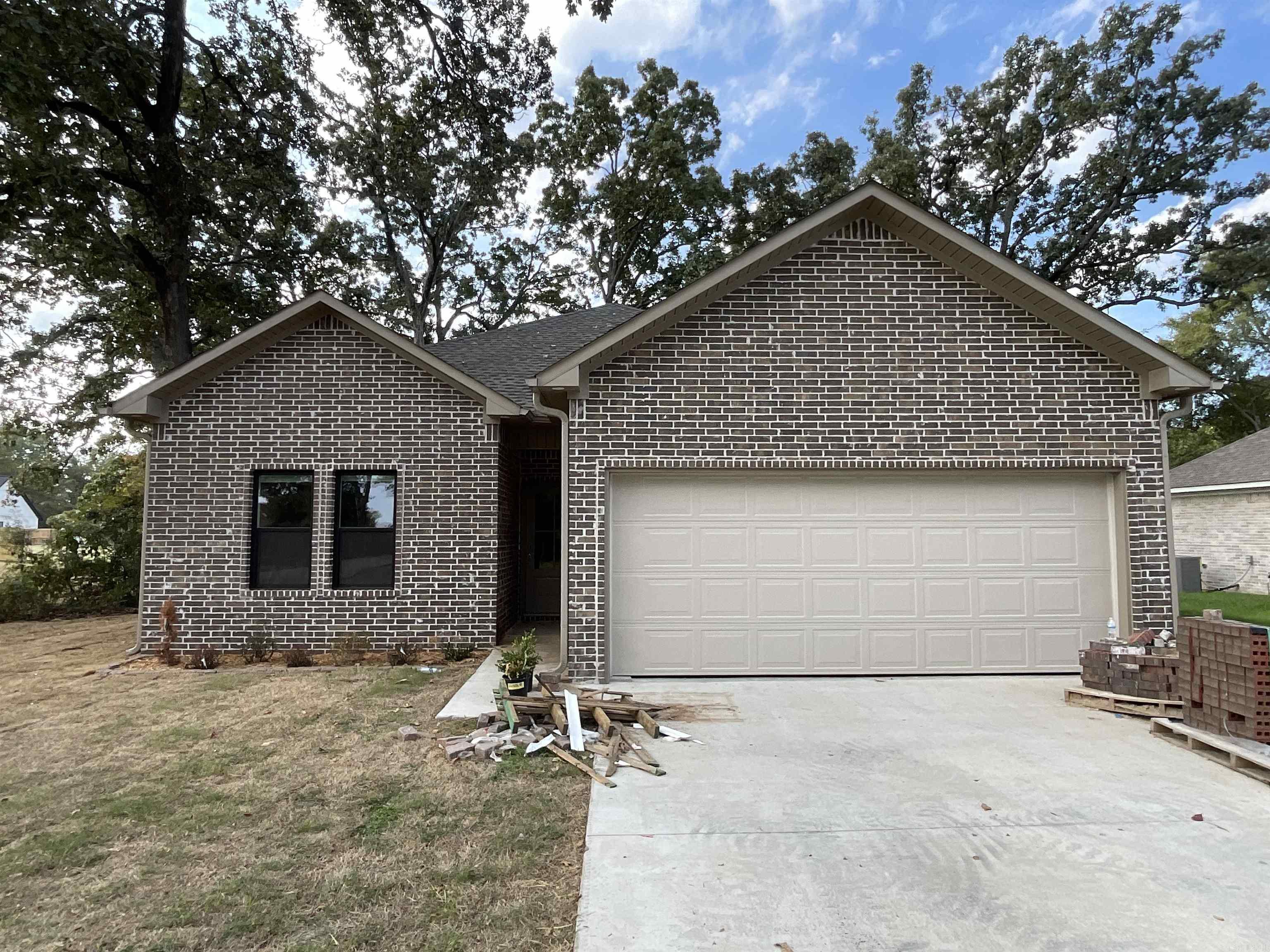 125 Kayla Lane Property Photo 1