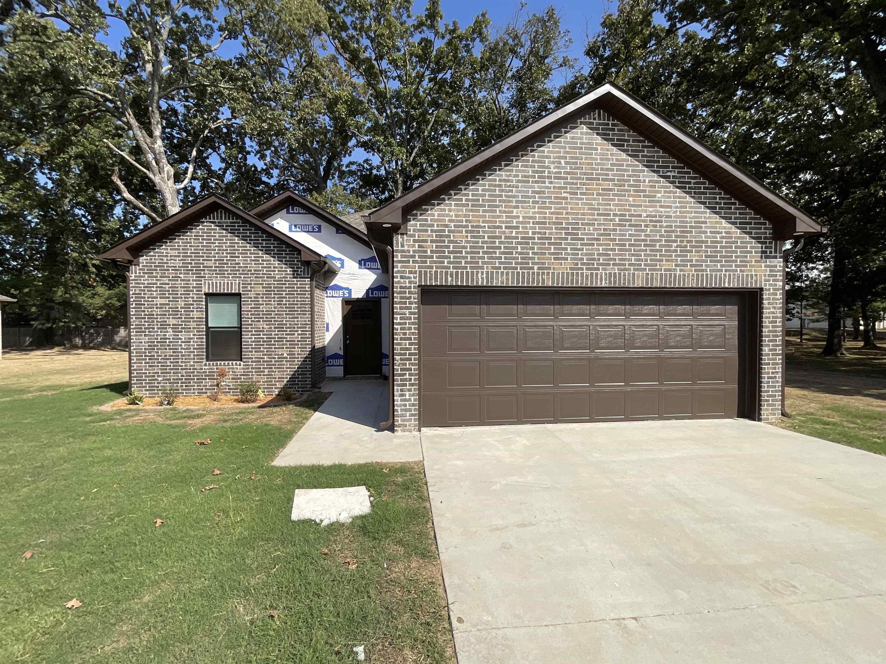 215 Kayla Lane Property Photo 1