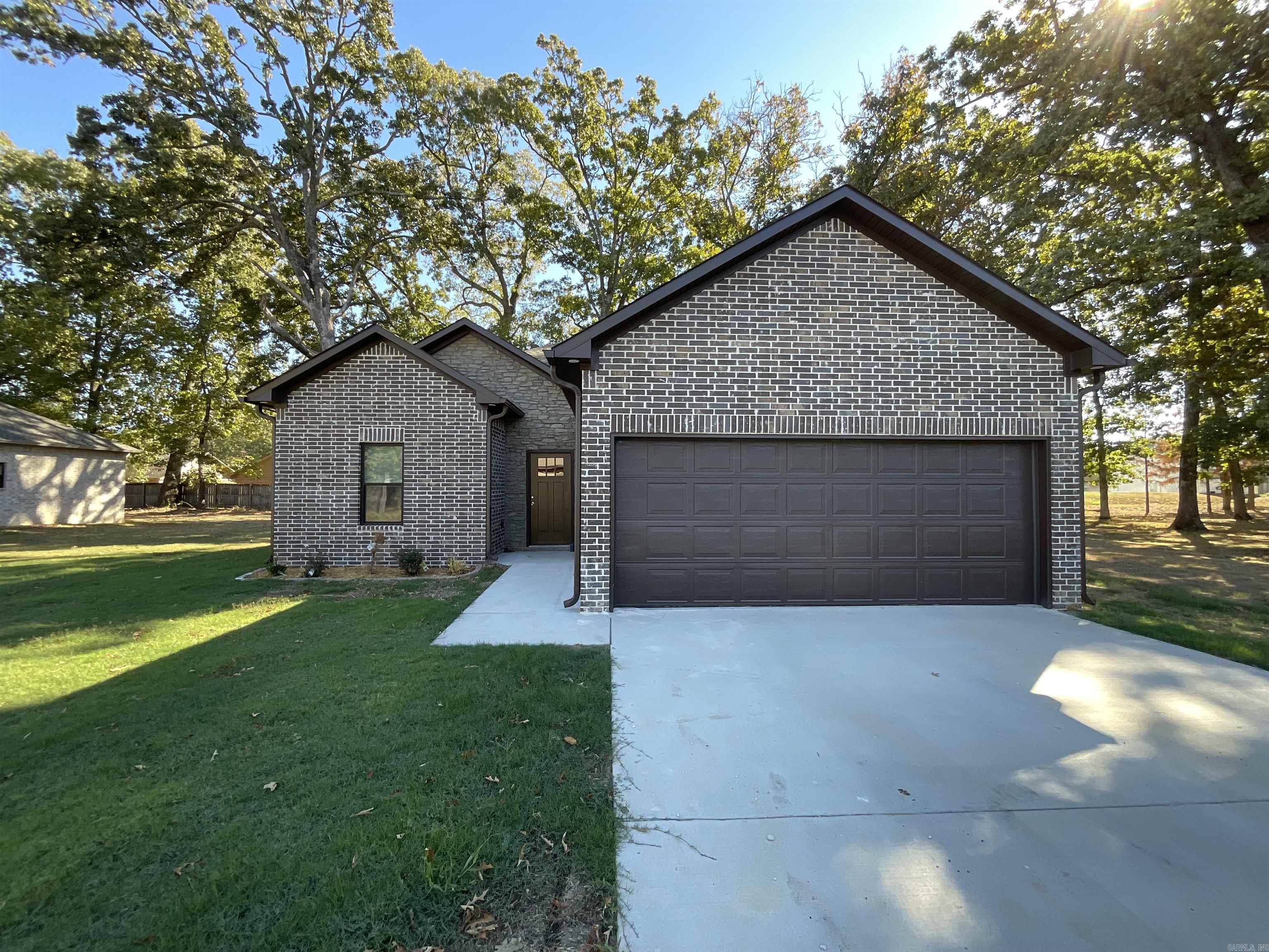 215 Kayla Lane Property Photo 1