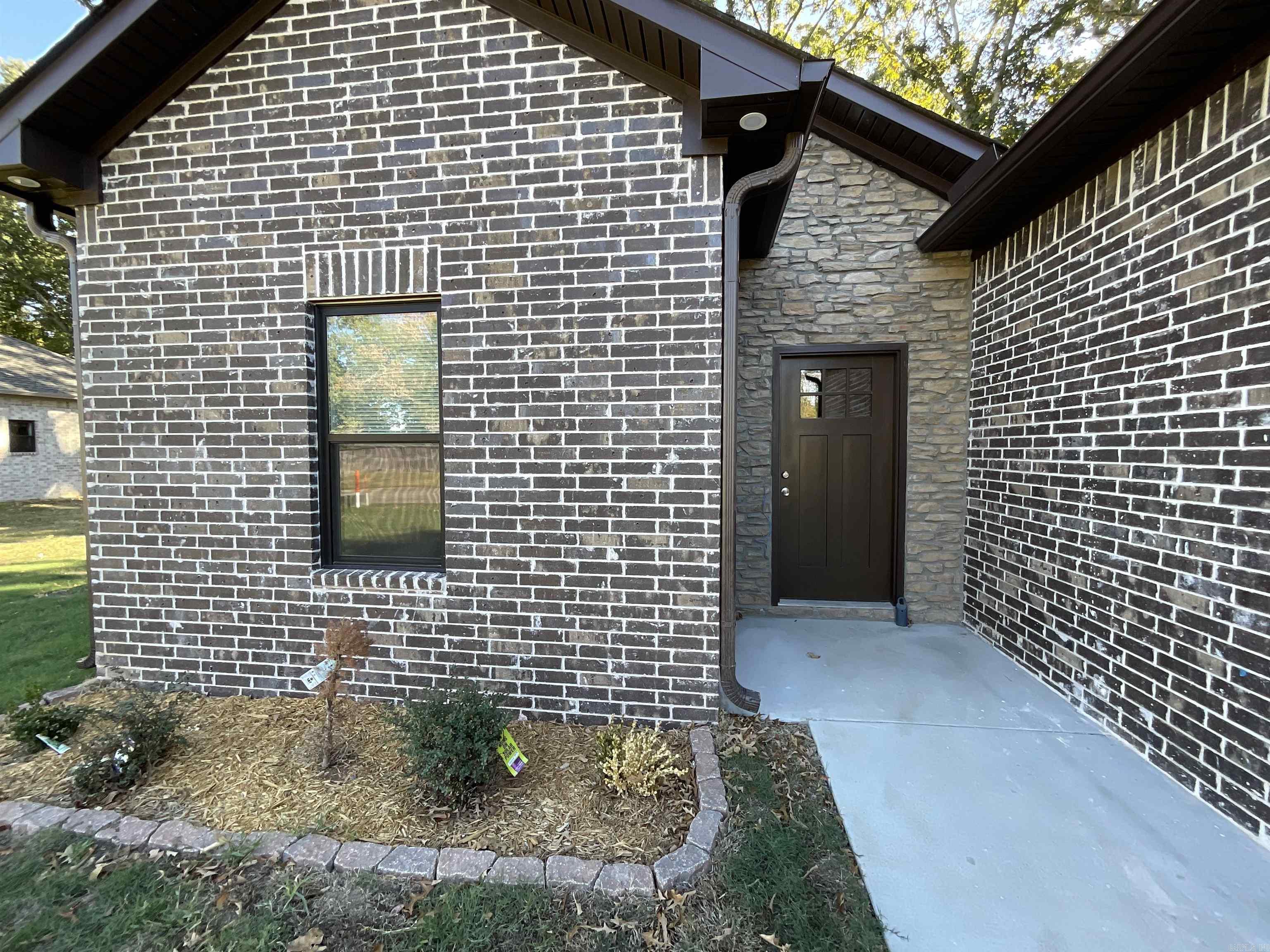 215 Kayla Lane Property Photo 2