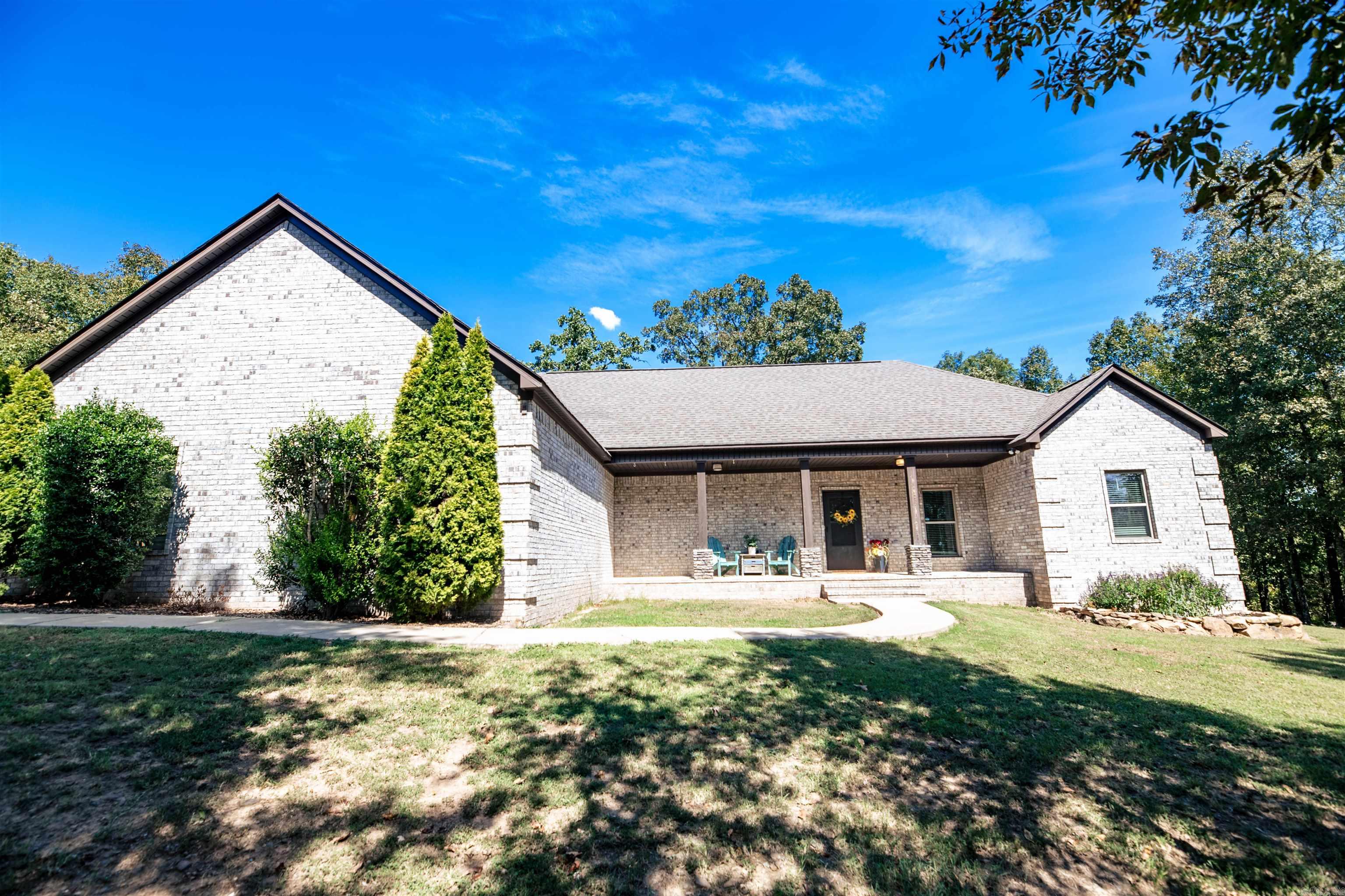 137 Mill Creek Drive Property Photo 4