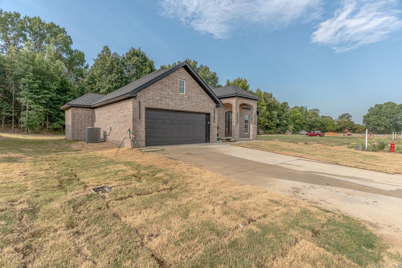 610 Cayson Street Property Photo 4
