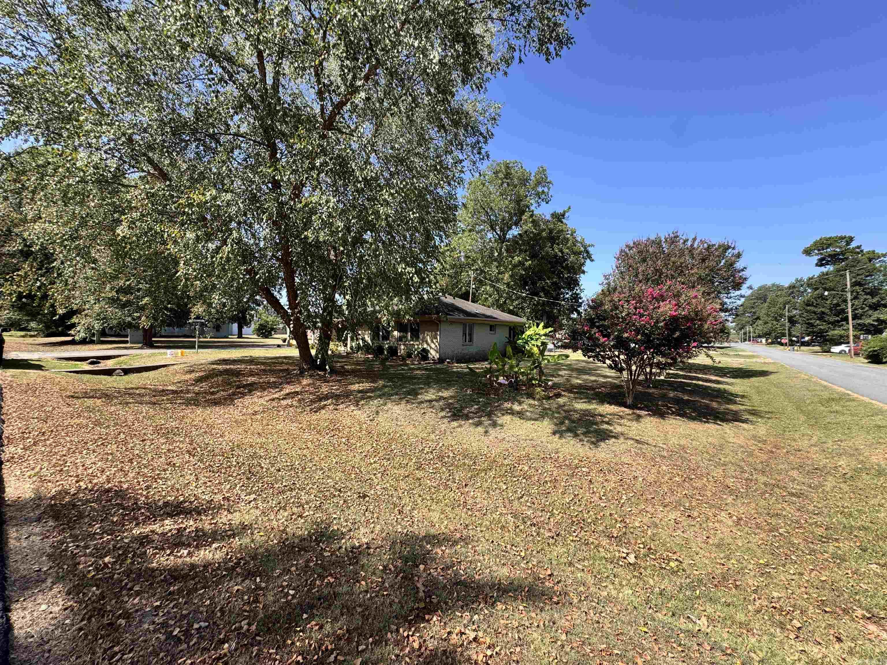 208 N Prairie Street Property Photo 3