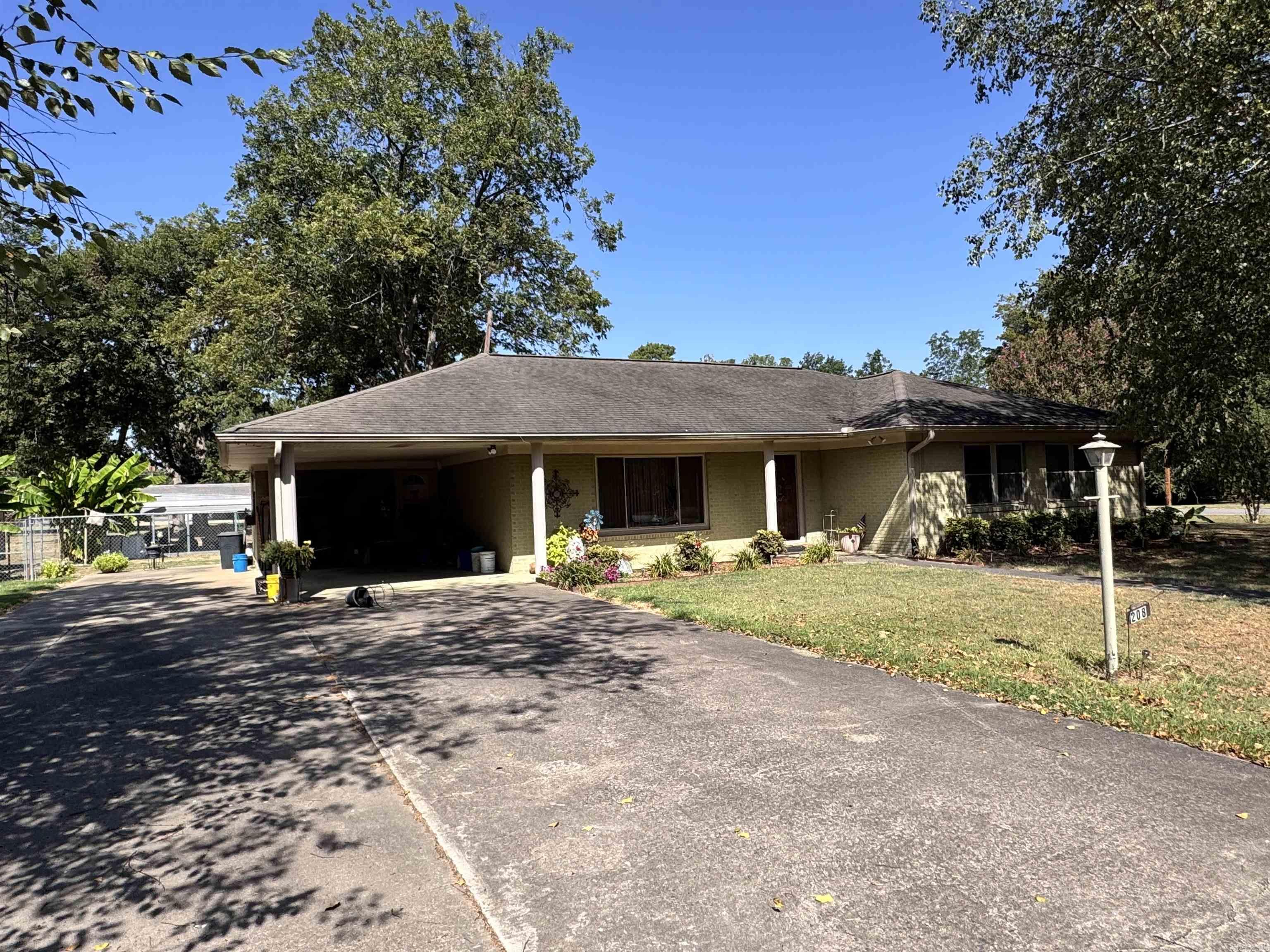 208 N Prairie Street Property Photo 7
