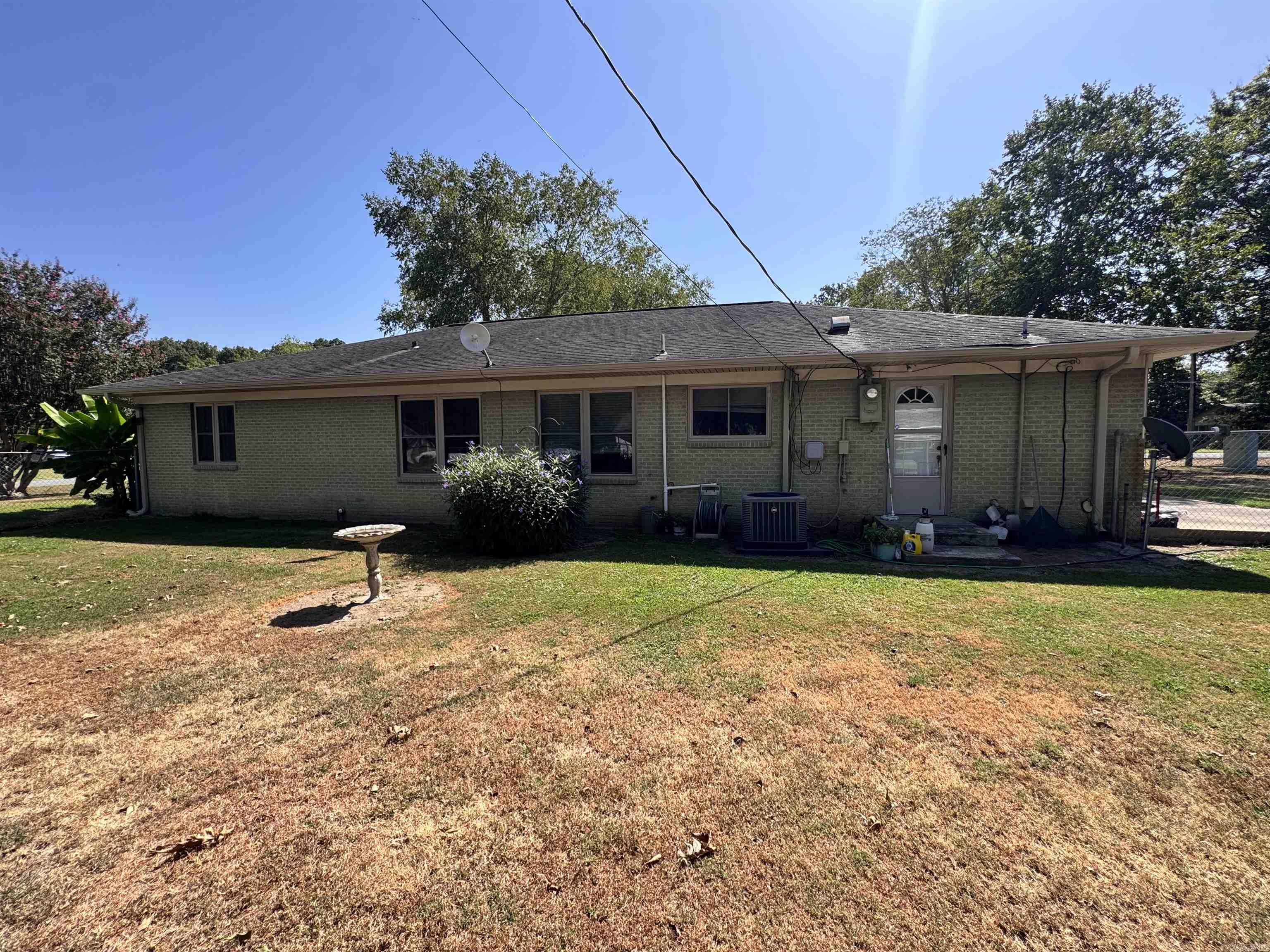 208 N Prairie Street Property Photo 8