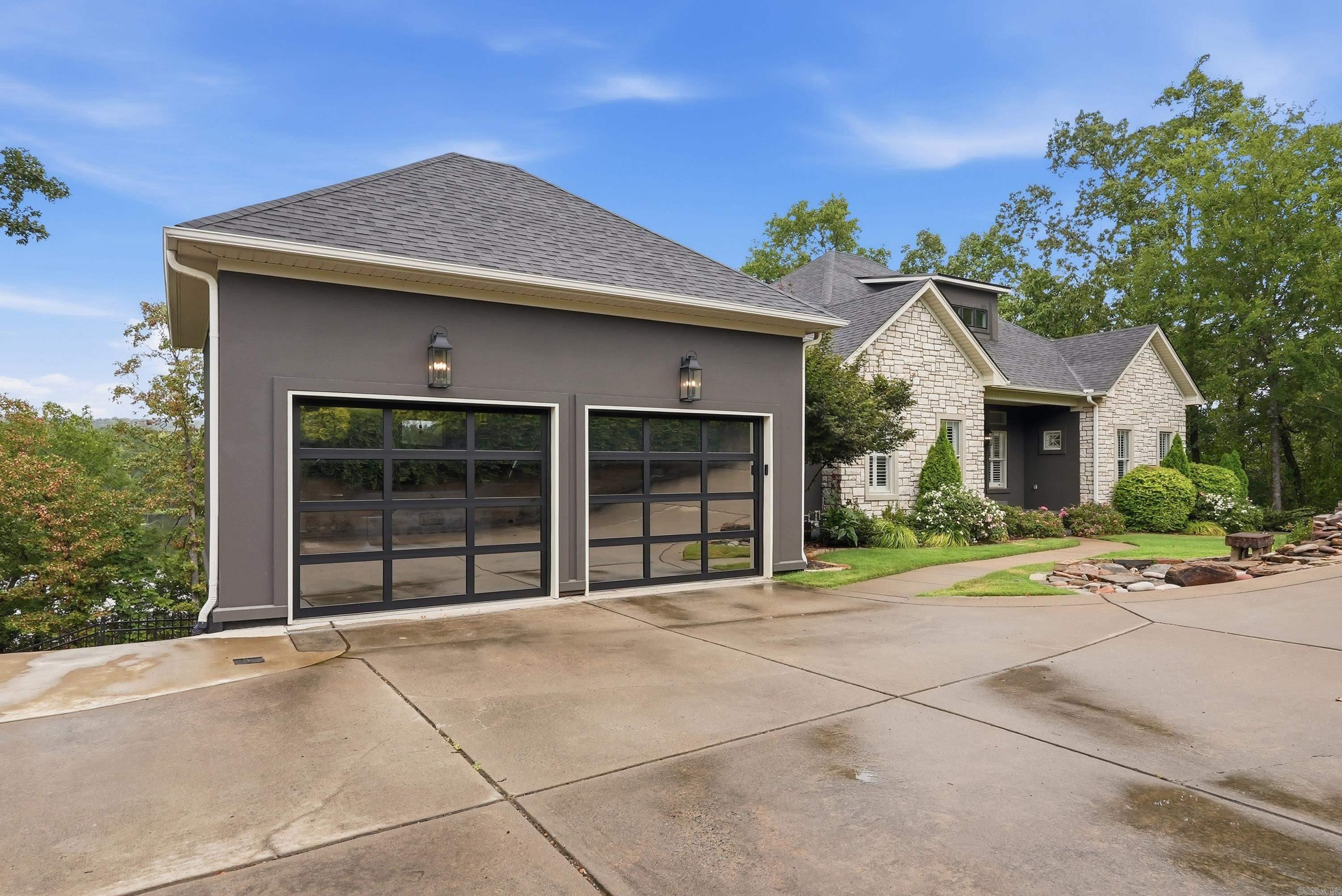 5800 Brush Creek Loop Property Photo 3